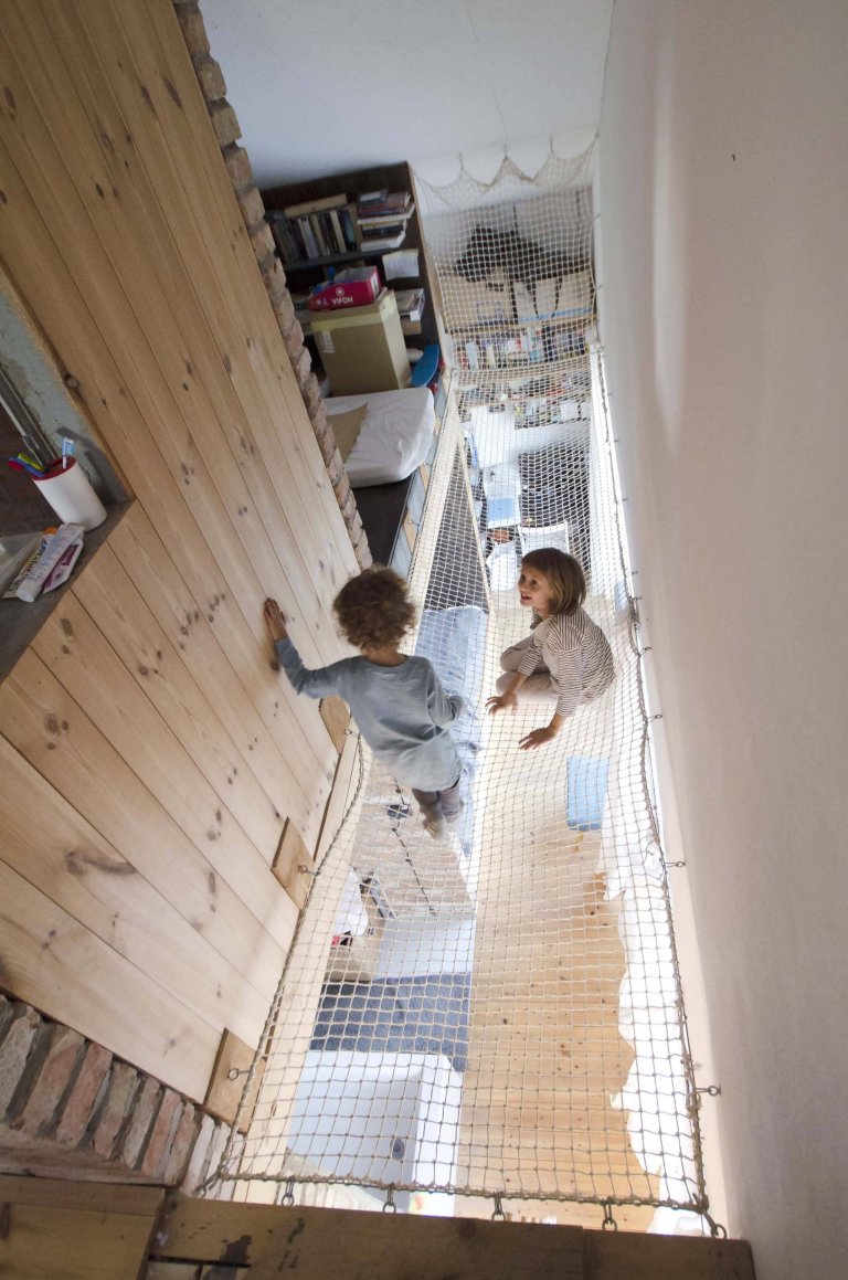 Malá rodinná usedlost plná dynamiky