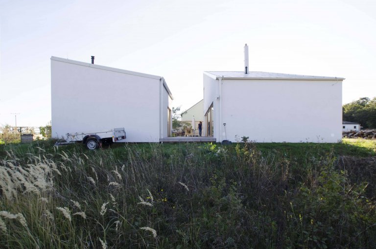 Malá rodinná usedlost plná dynamiky