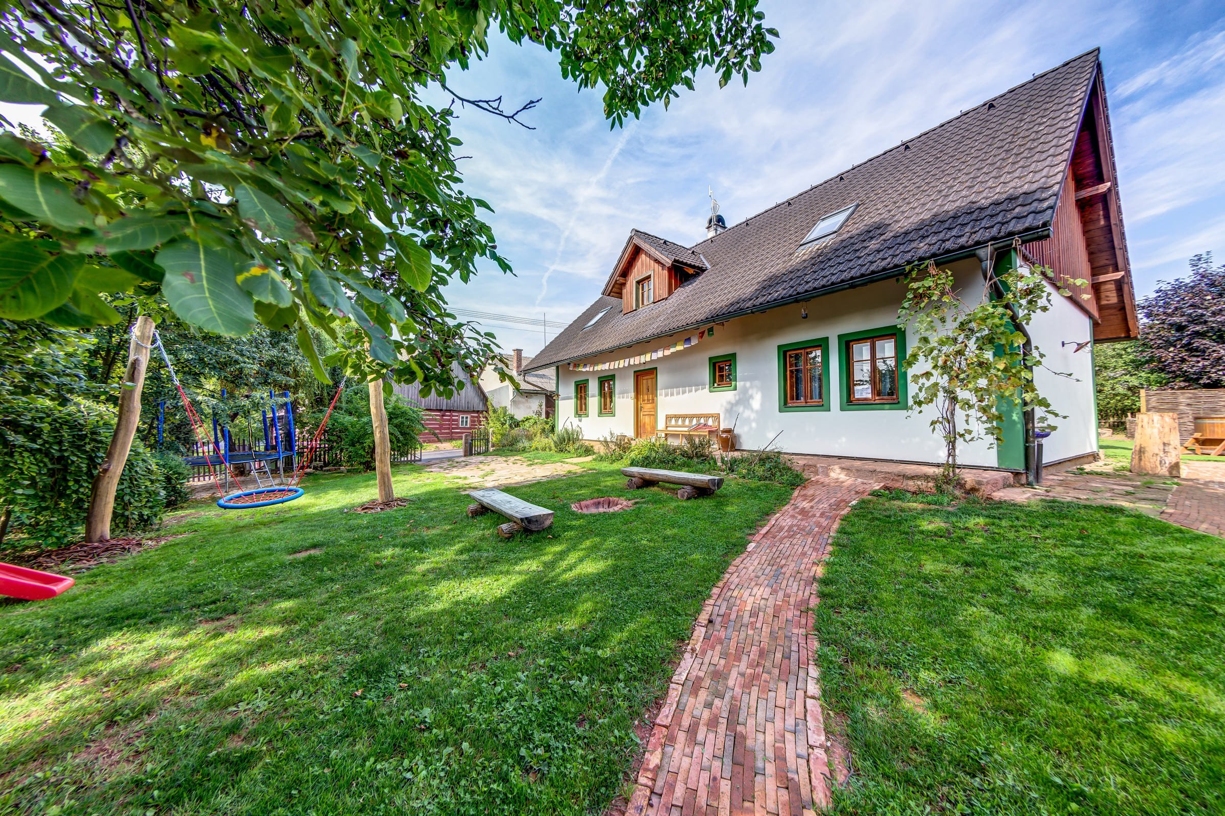 Malebná chaloupka pod Krakonošovem