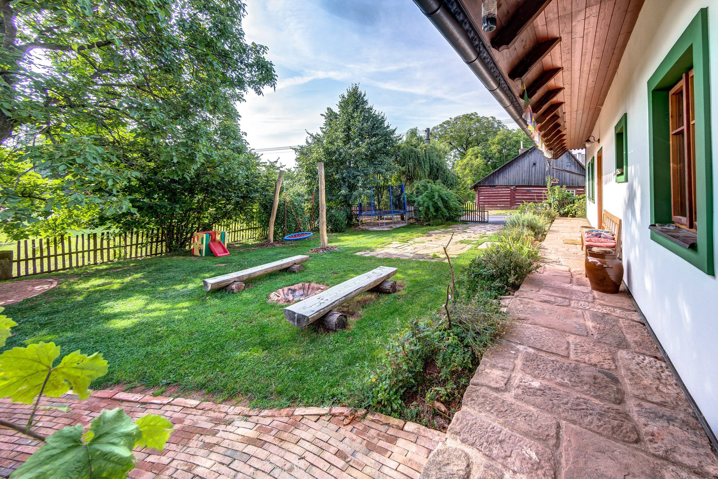 Malebná chaloupka pod Krakonošovem