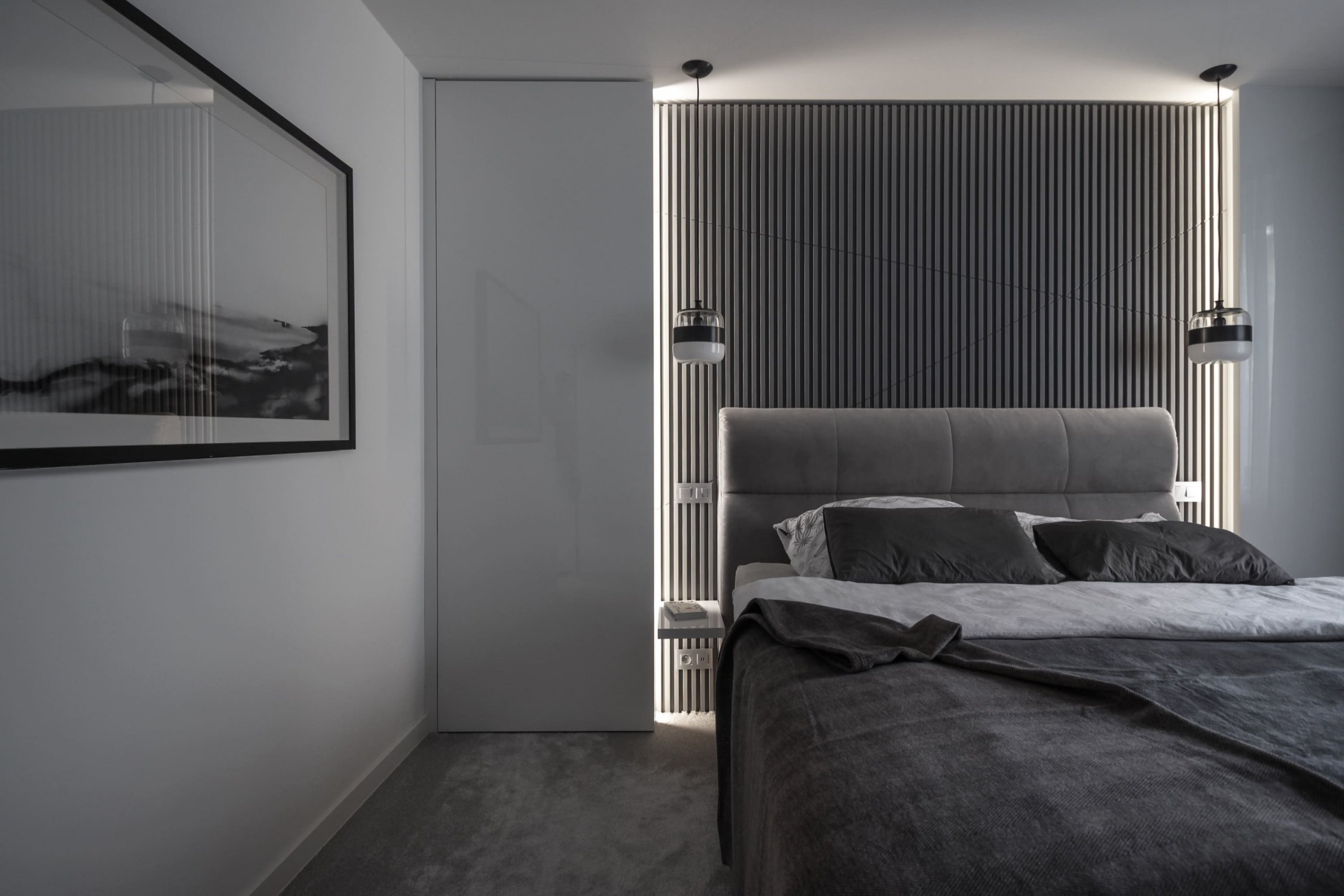 Mezonetový byt v sametově šedé barvě