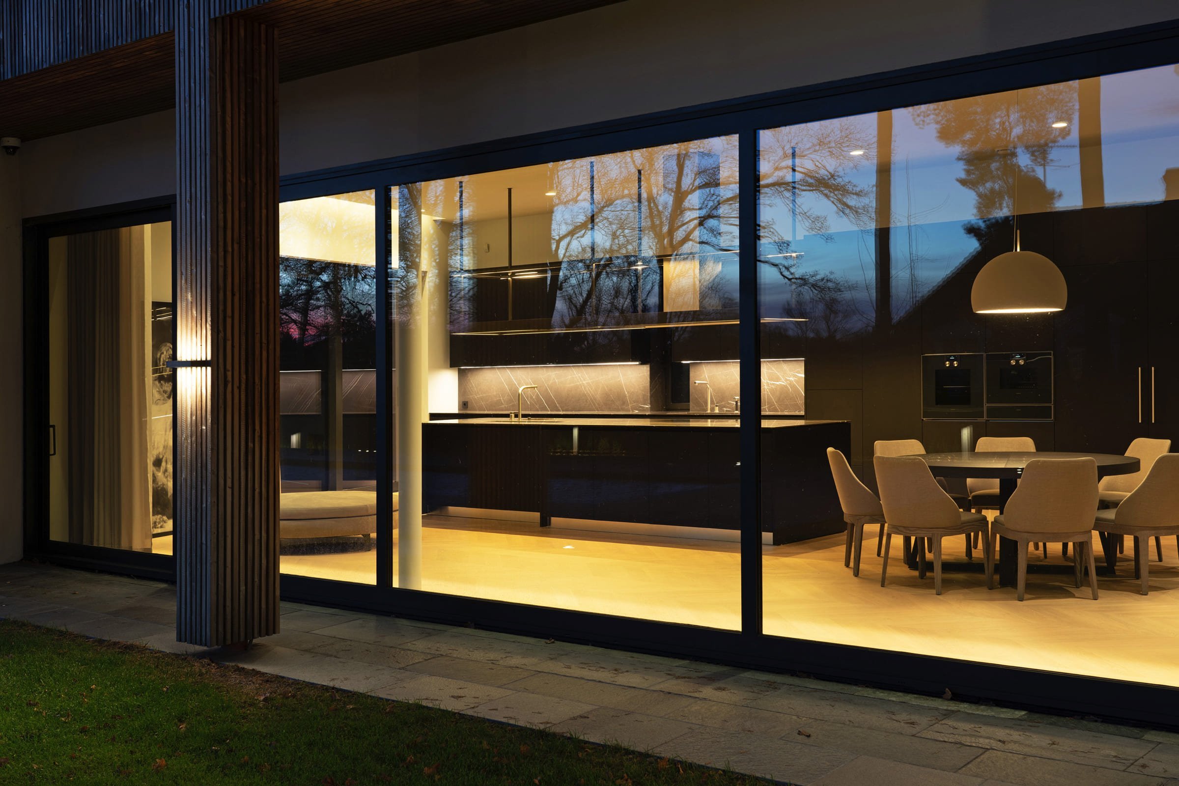 Minimalistická vila s bazénem