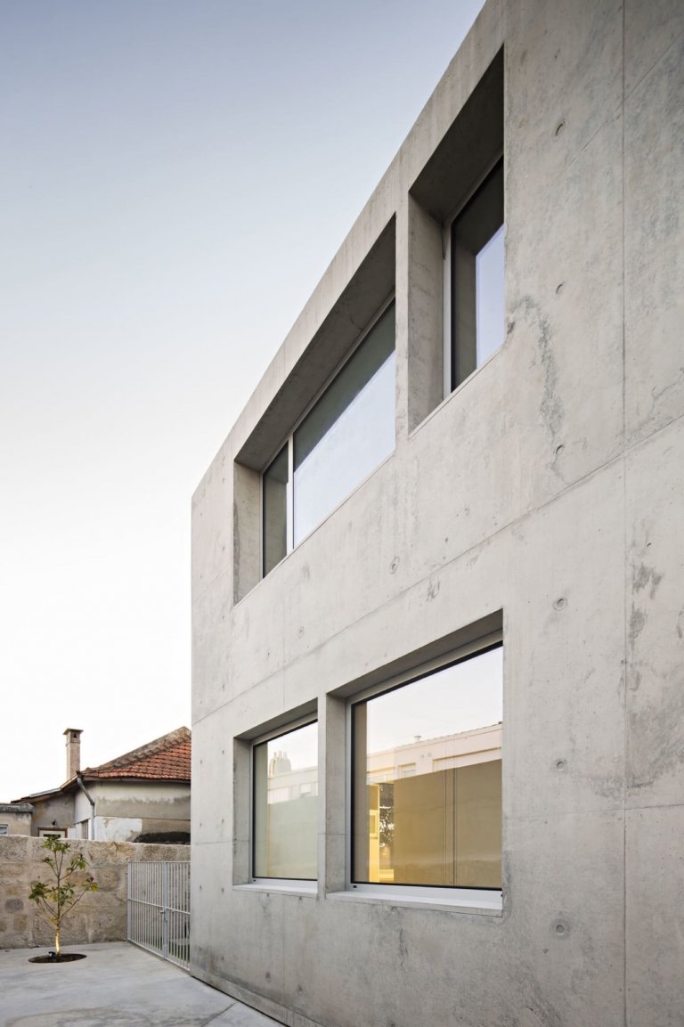 Minimalistický dům z betonu