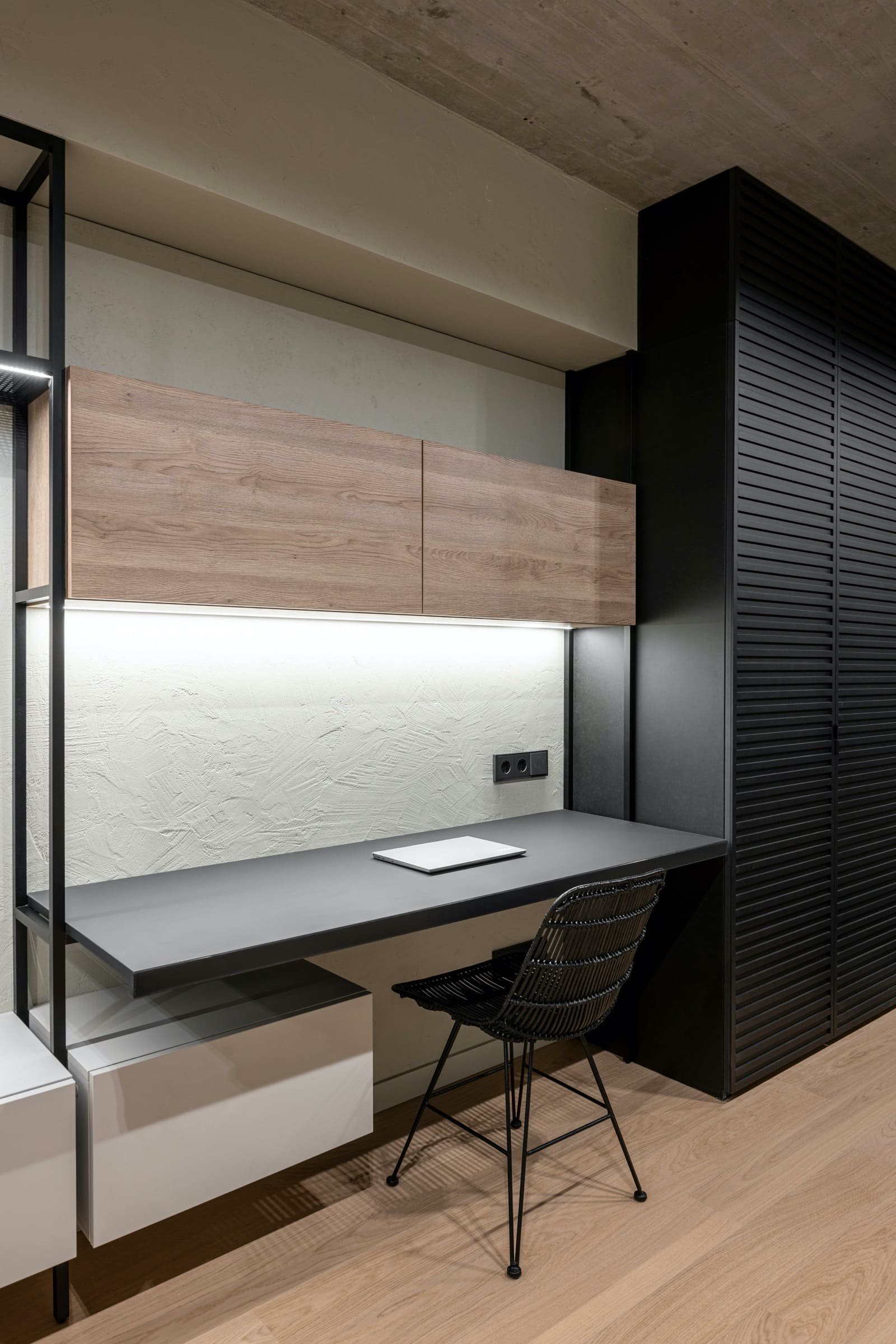 Minimalistický interiér s exotickým výrazem