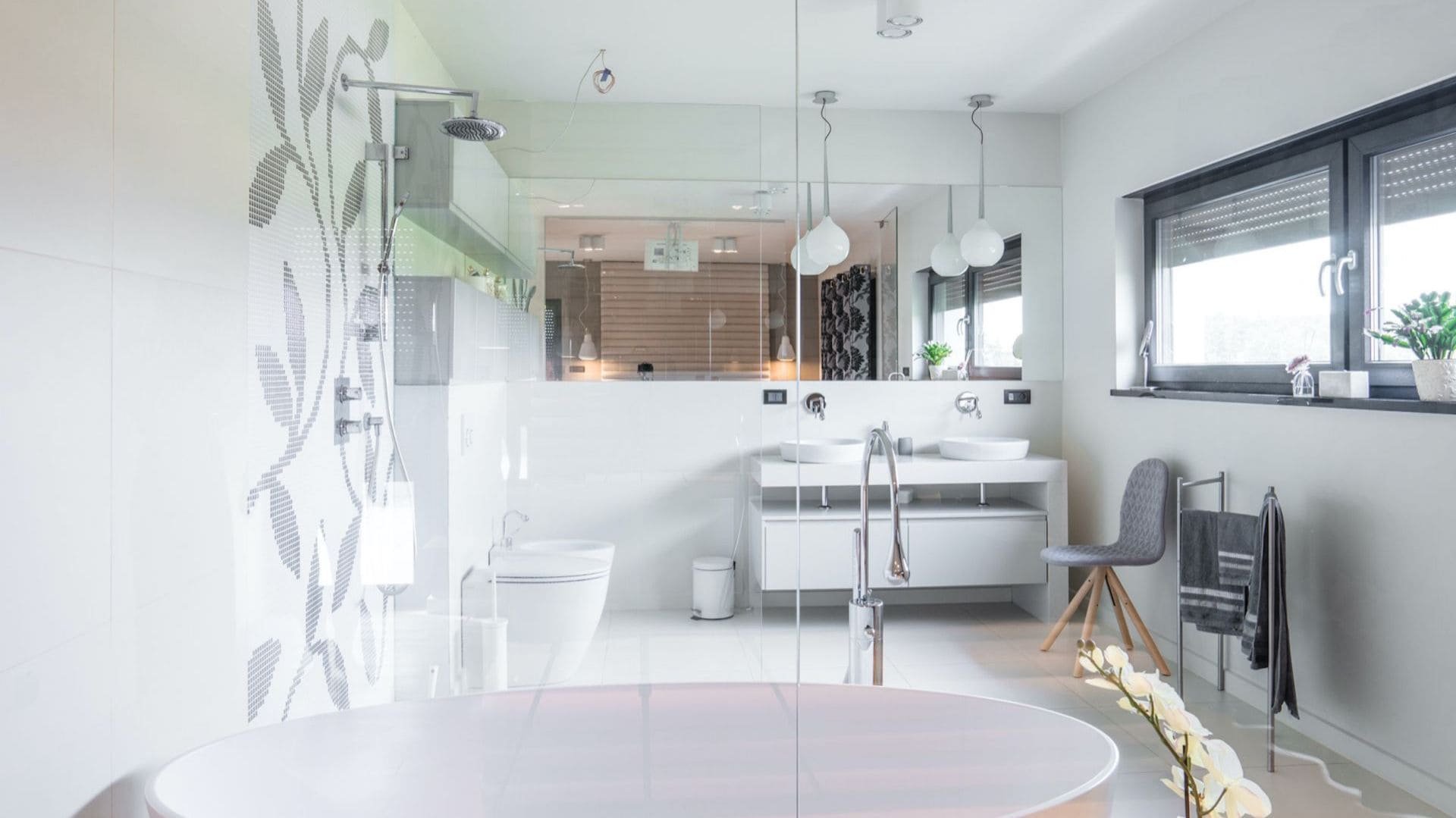 Moderní a útulný interiér v sametově šedé barvě