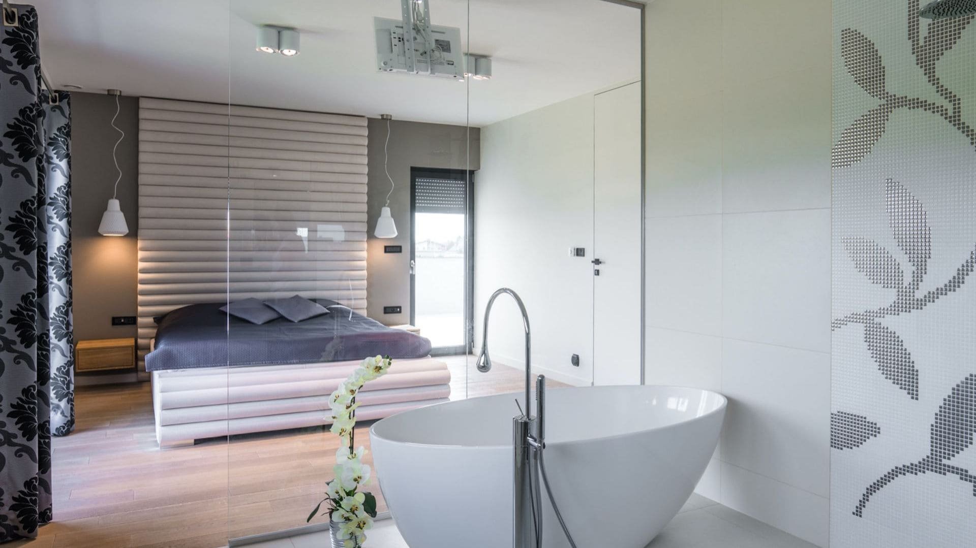 Moderní a útulný interiér v sametově šedé barvě