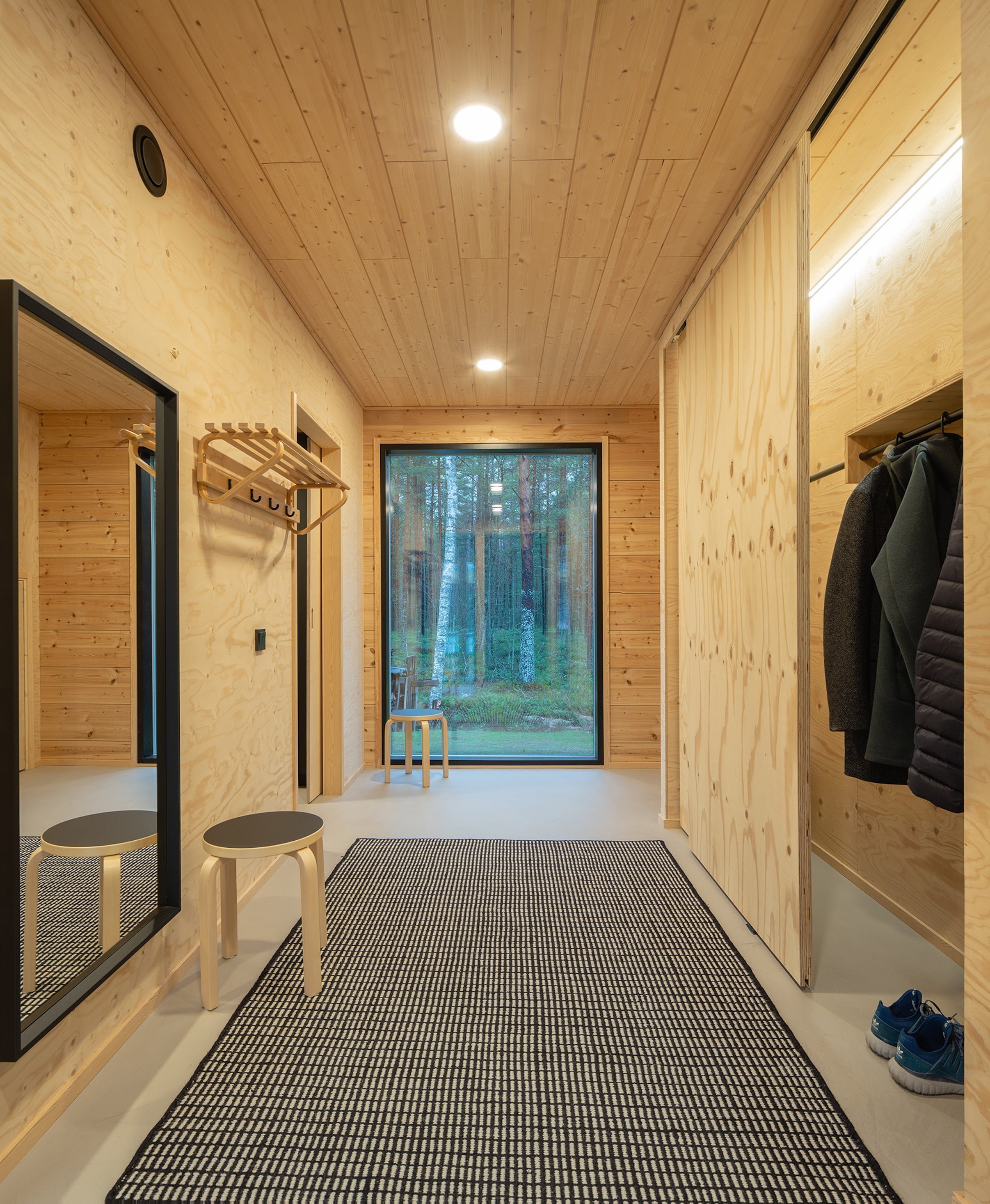 Moderní dřevěný dům na finském venkově