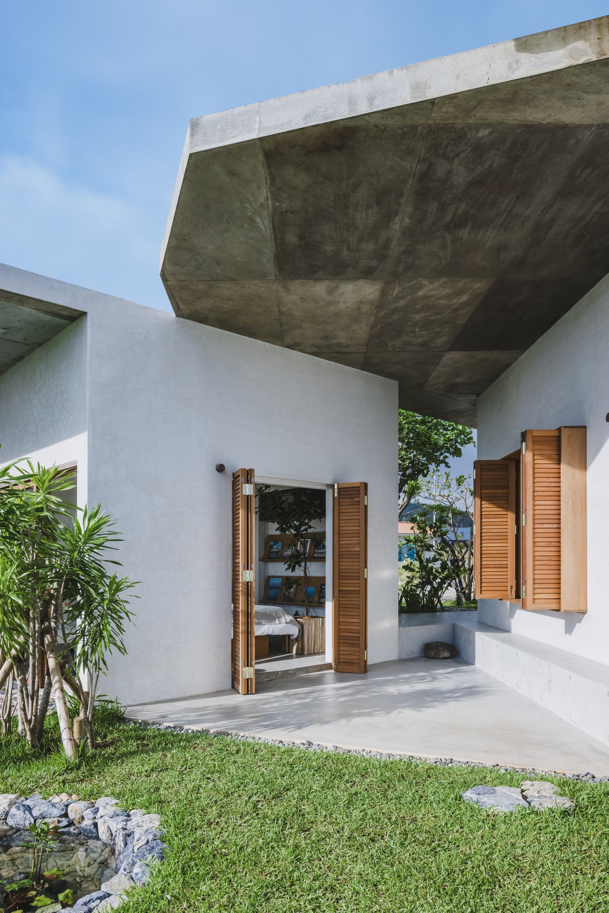 Moderní dům s výhledem na moře