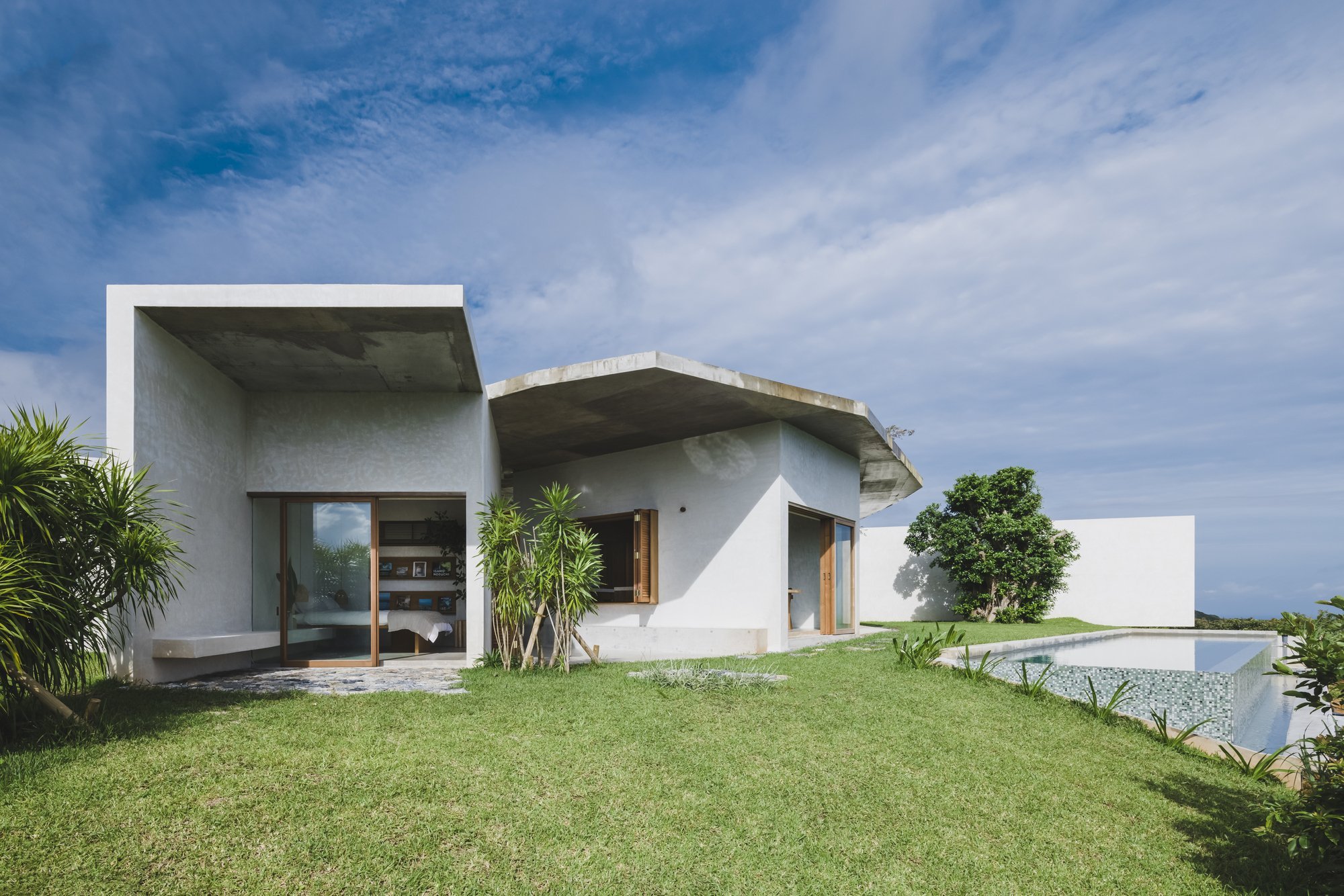 Moderní dům s výhledem na moře