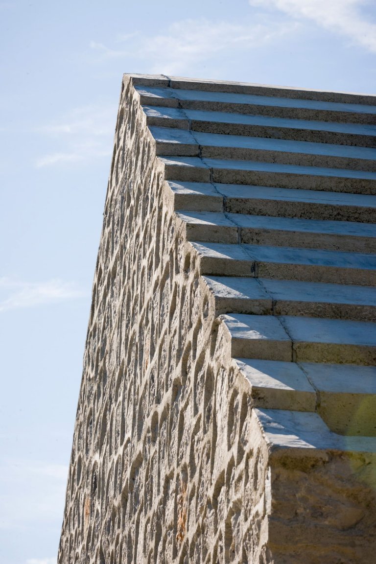 Moderní dům v souladu s tradicí