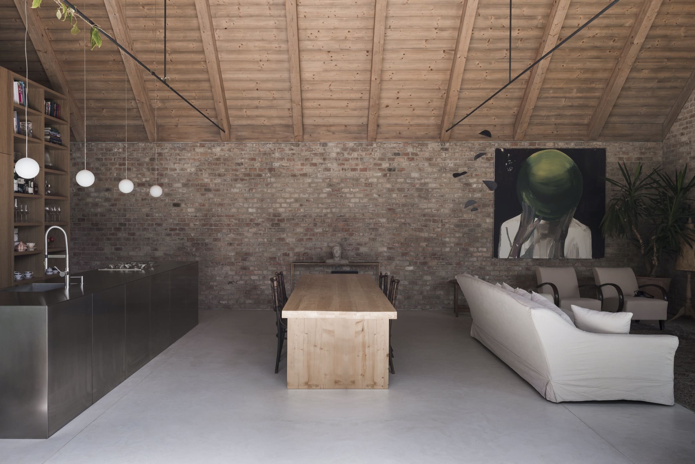 Moderní dům ze zrecyklovaného zdiva