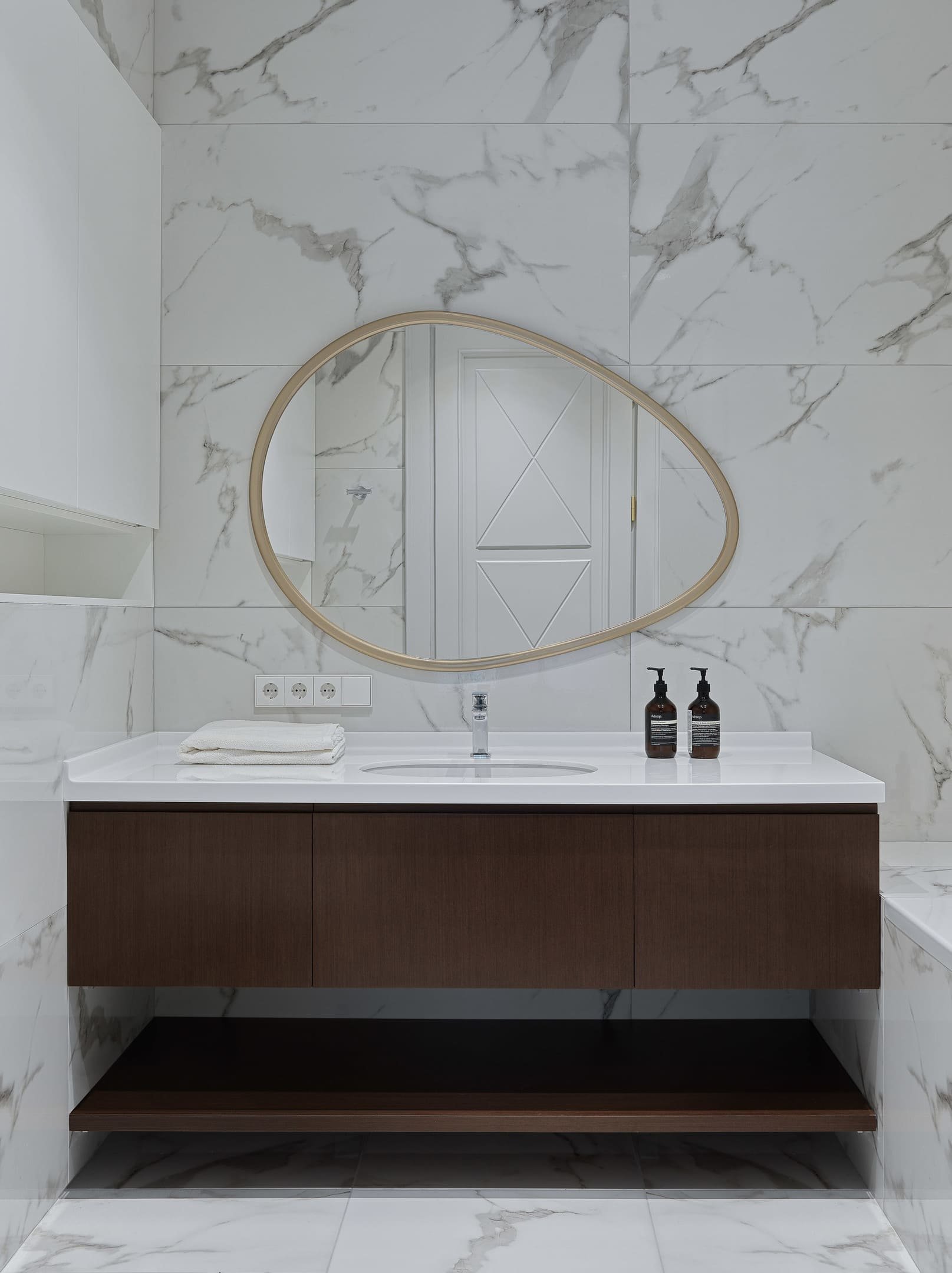 Moderní interiér ve stylu fusion