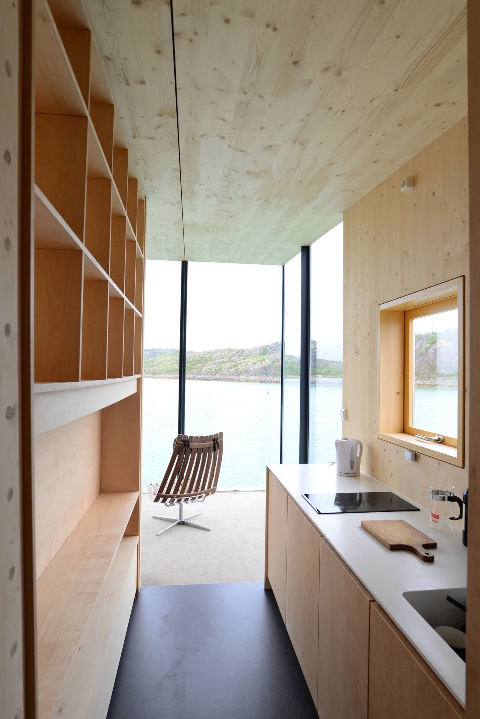 Moderní komplex u pobřeží Norska