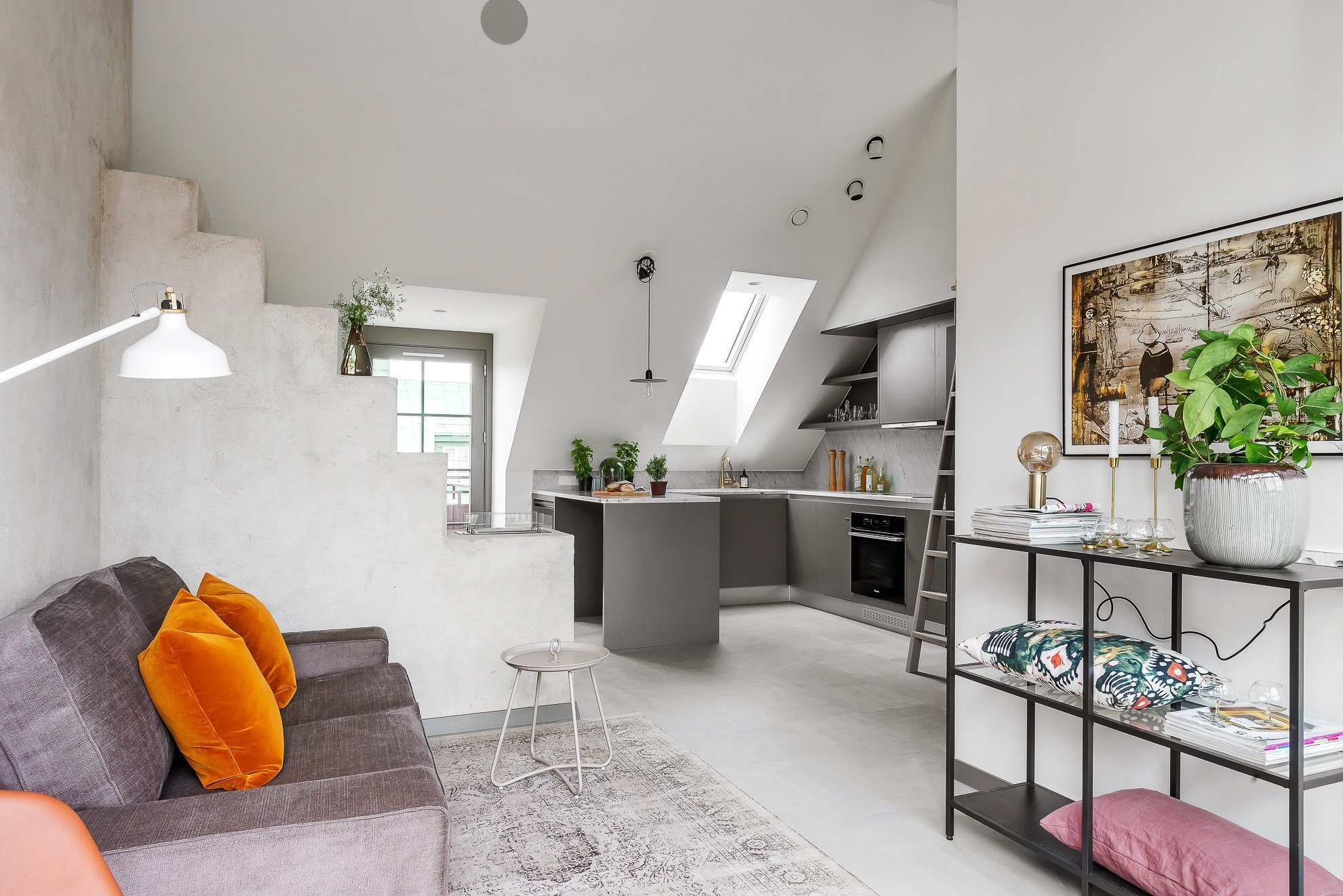 Moderní podkrovní byt ve Stockholmu
