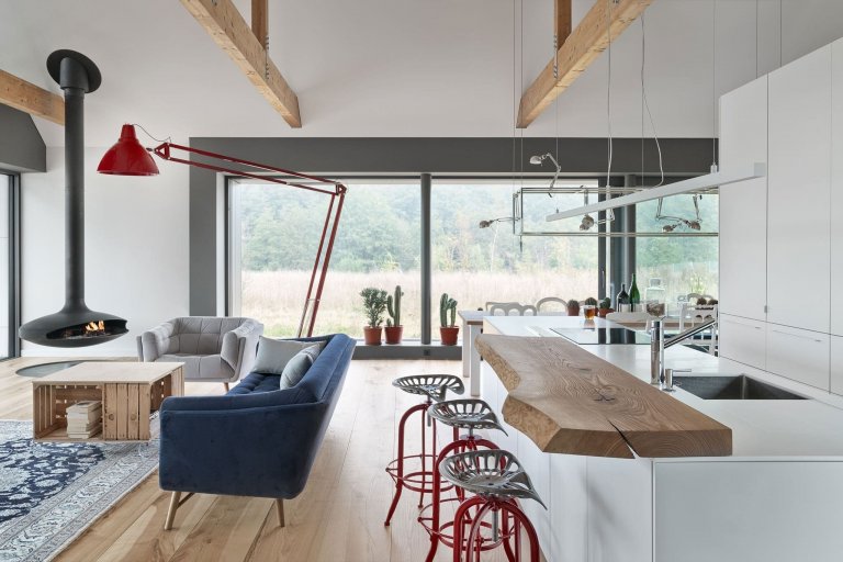 Moderní stodola se sedlovou střechou