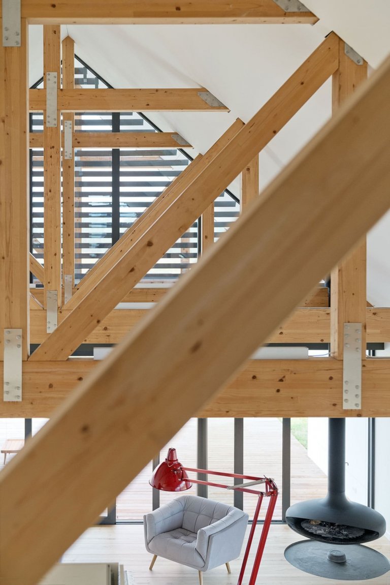 Moderní stodola se sedlovou střechou