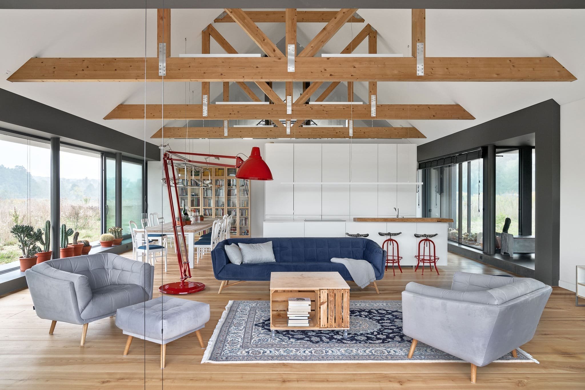 Moderní stodola se sedlovou střechou