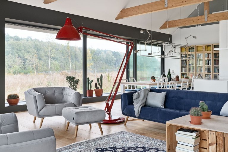 Moderní stodola se sedlovou střechou