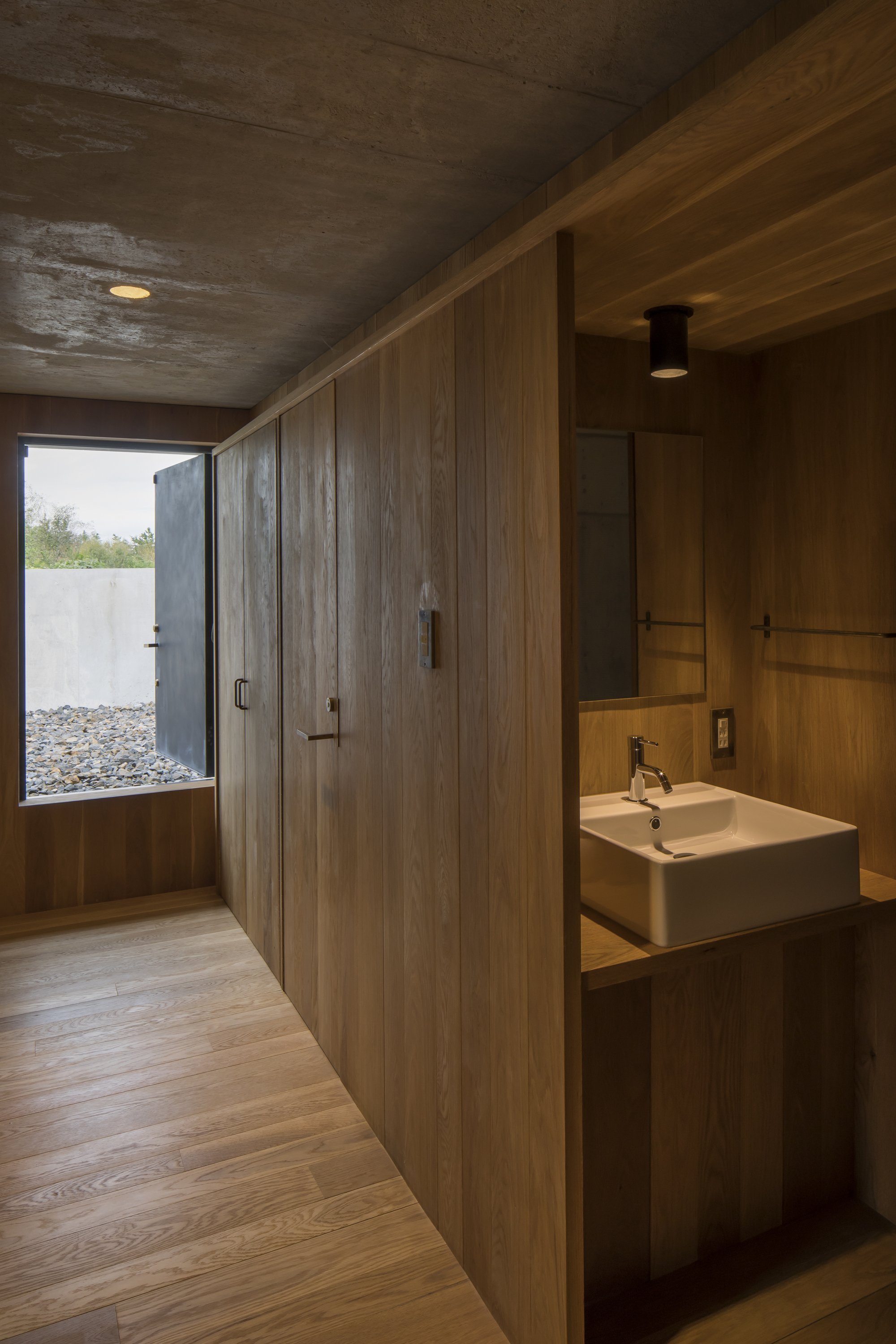 Modernímu domu v Japonsku vládne beton