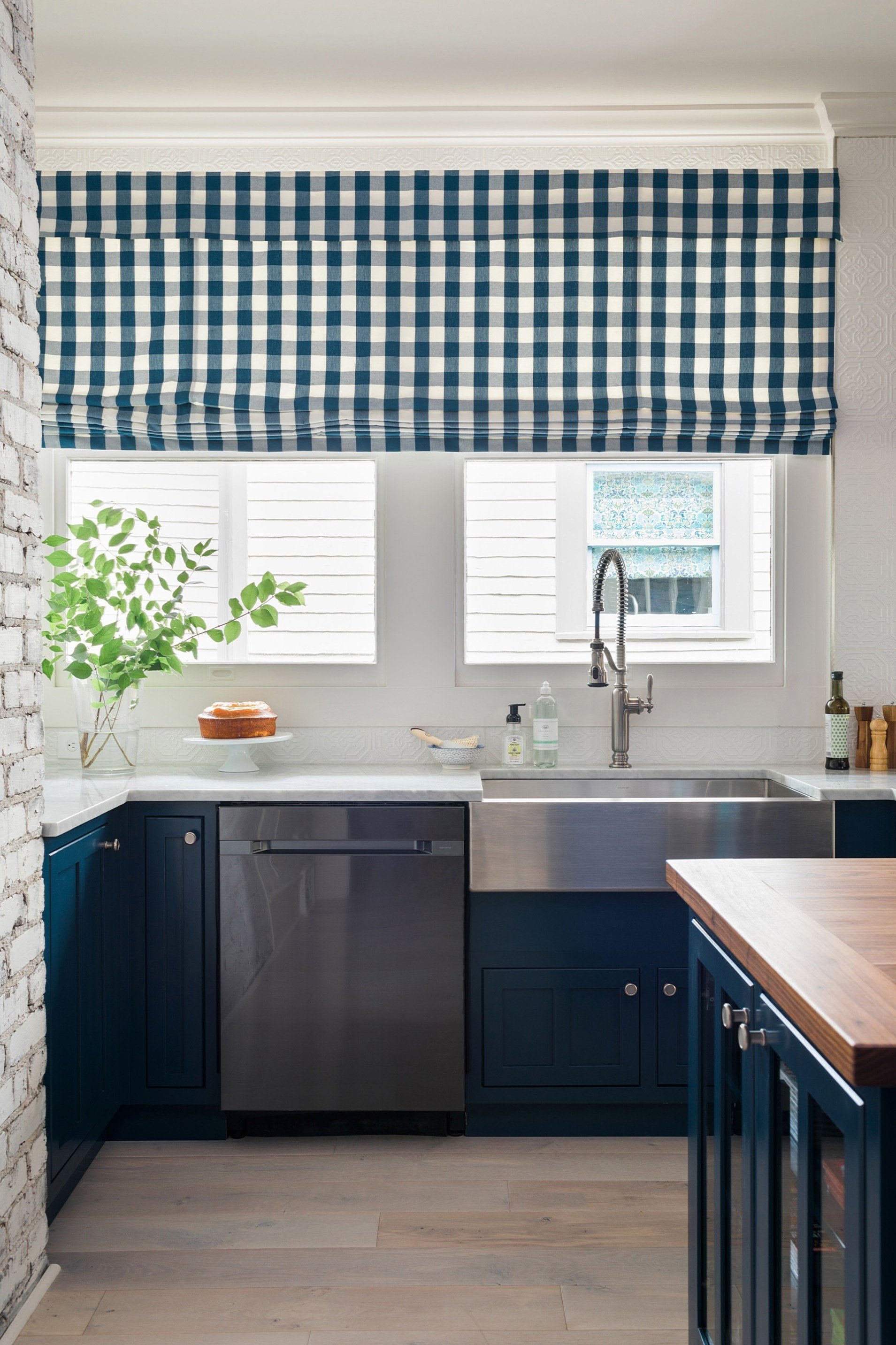 Modrá rustikální kuchyně