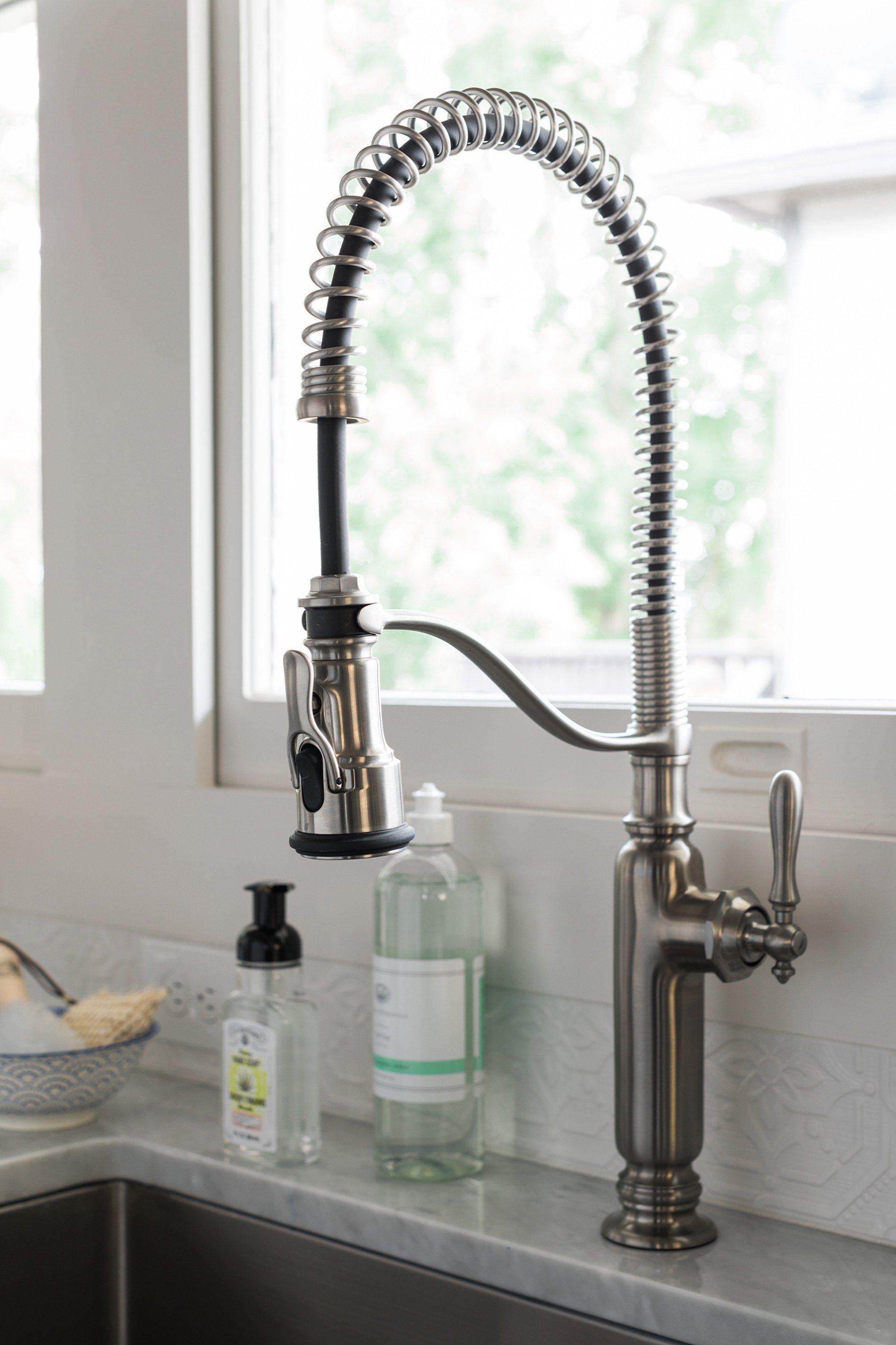 Modrá rustikální kuchyně