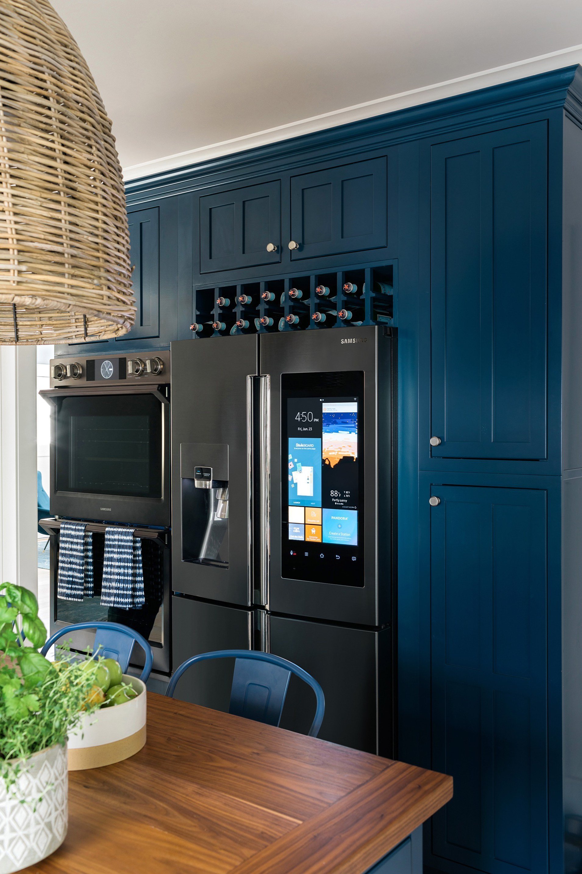 Modrá rustikální kuchyně