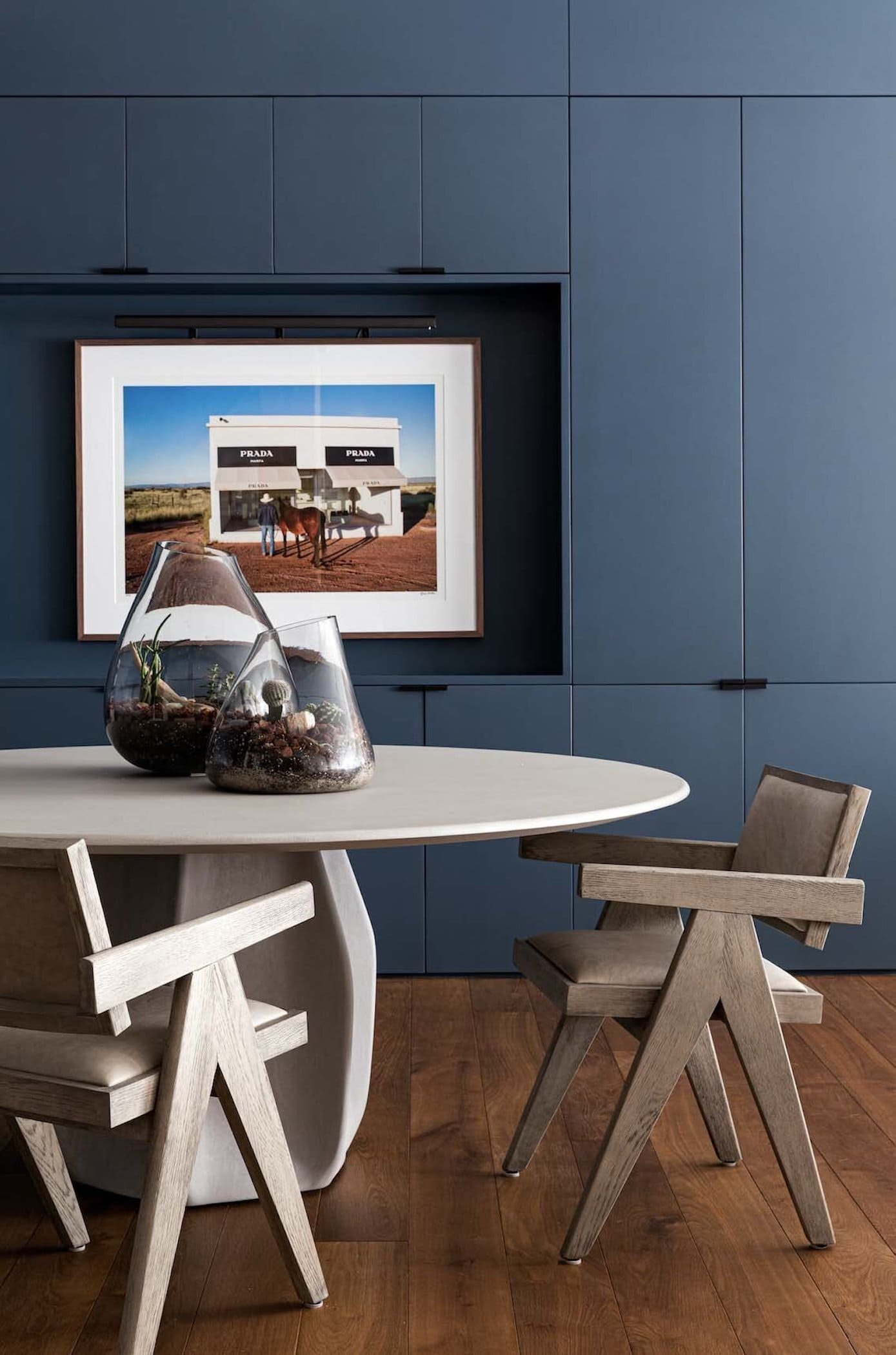 Modré tóny a odhalená cihla loftu v New Yorku