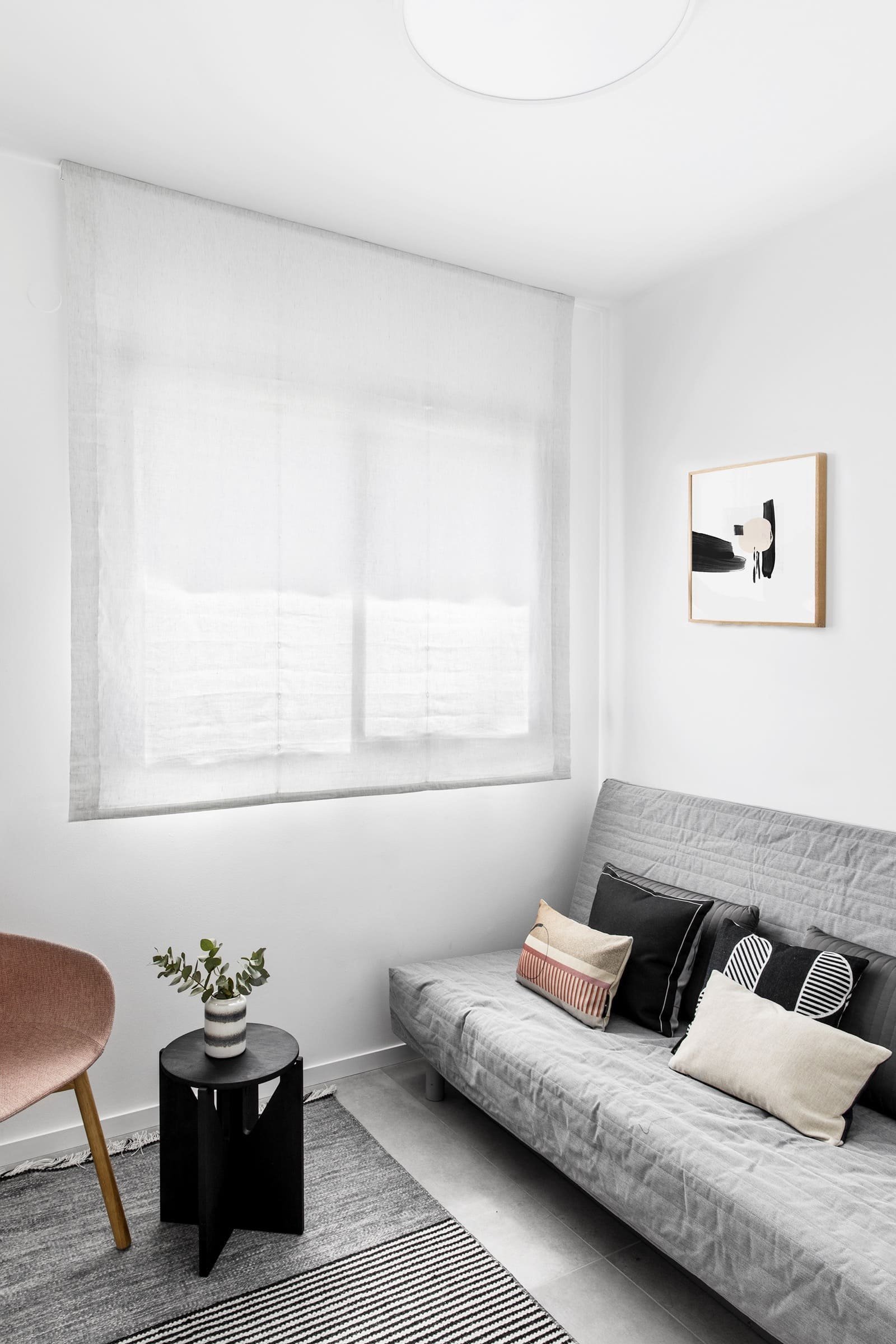 Monochromaticky laděný interiér