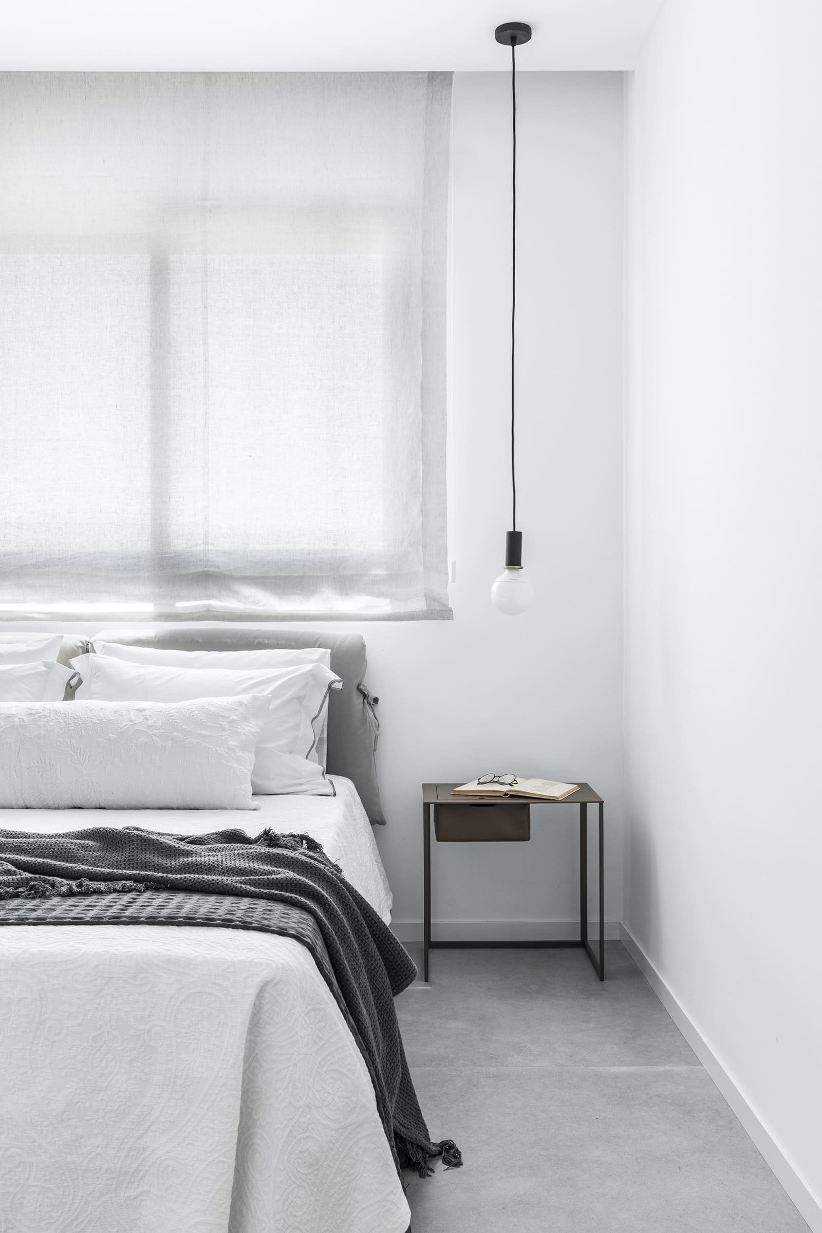 Monochromaticky laděný interiér