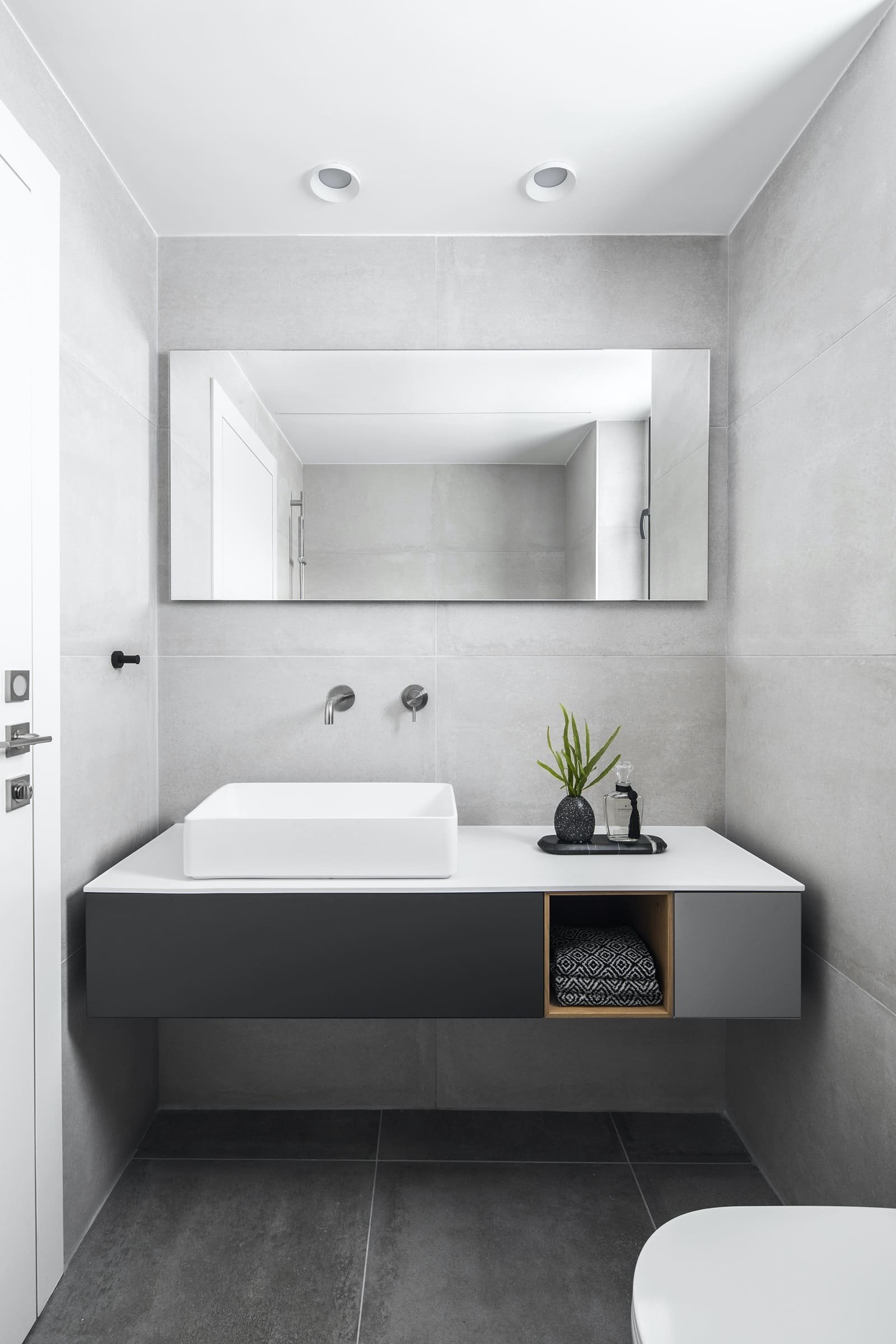 Monochromaticky laděný interiér