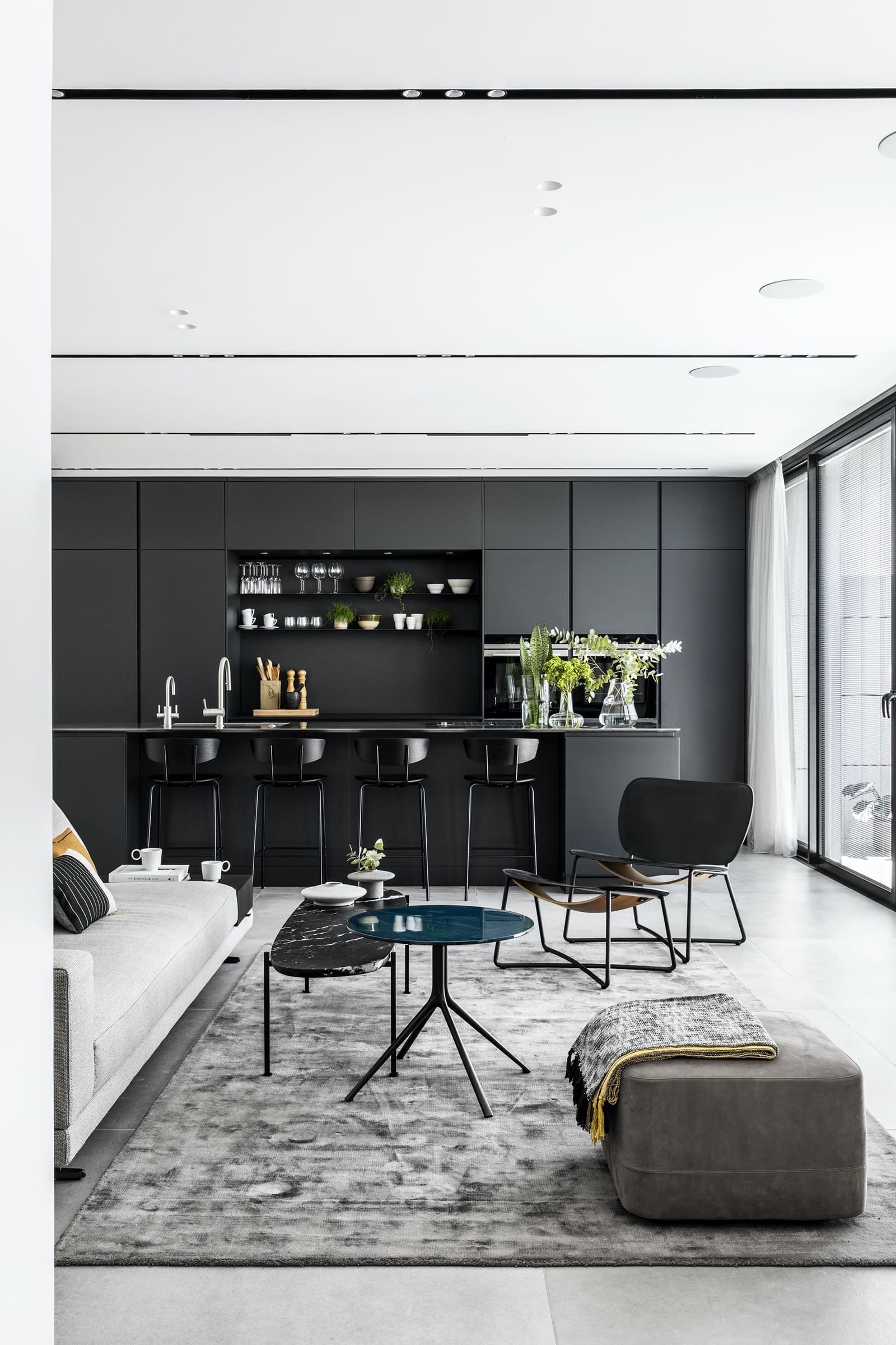 Monochromaticky laděný interiér