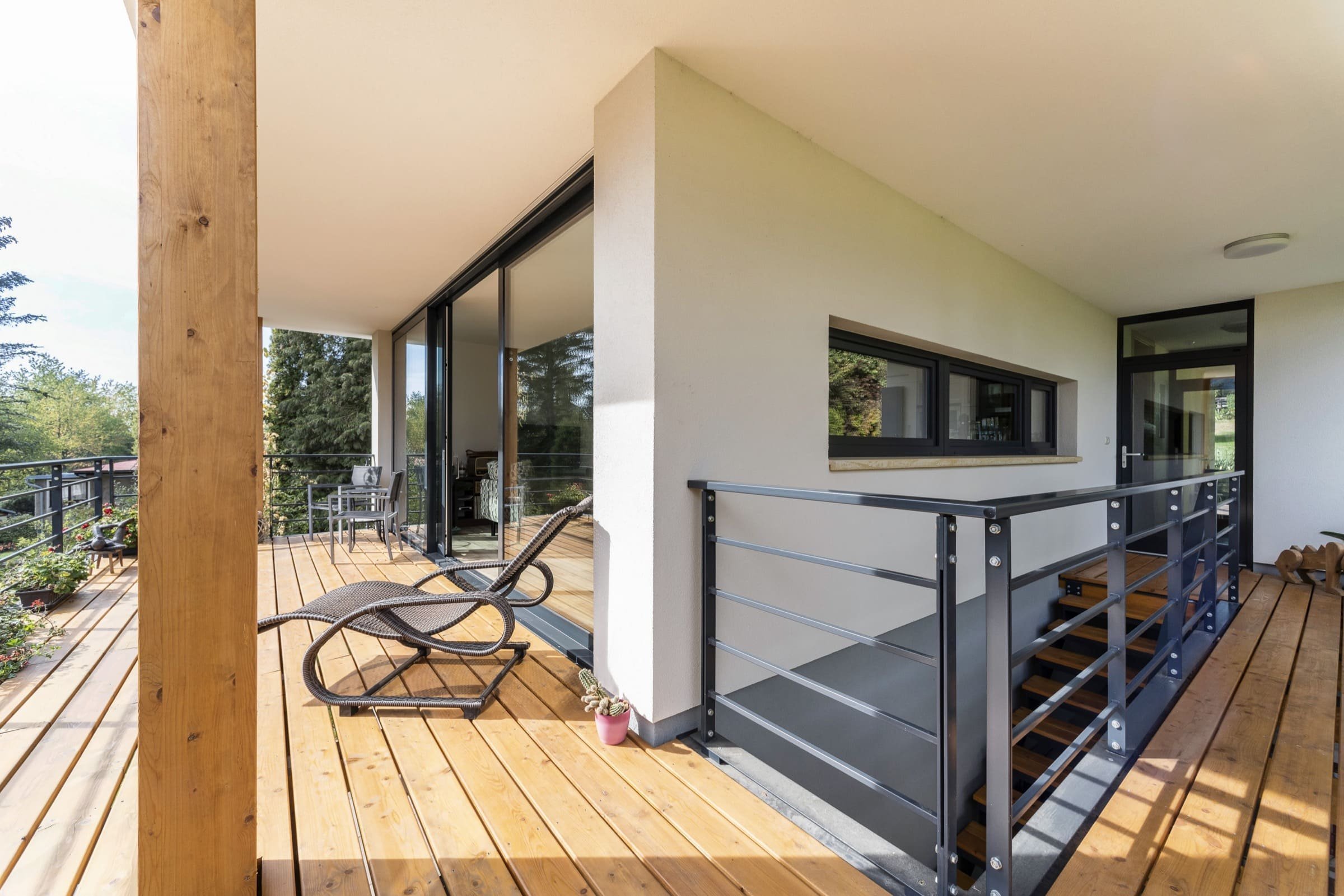 Na místě původní chaty vyrostl dům pro dva