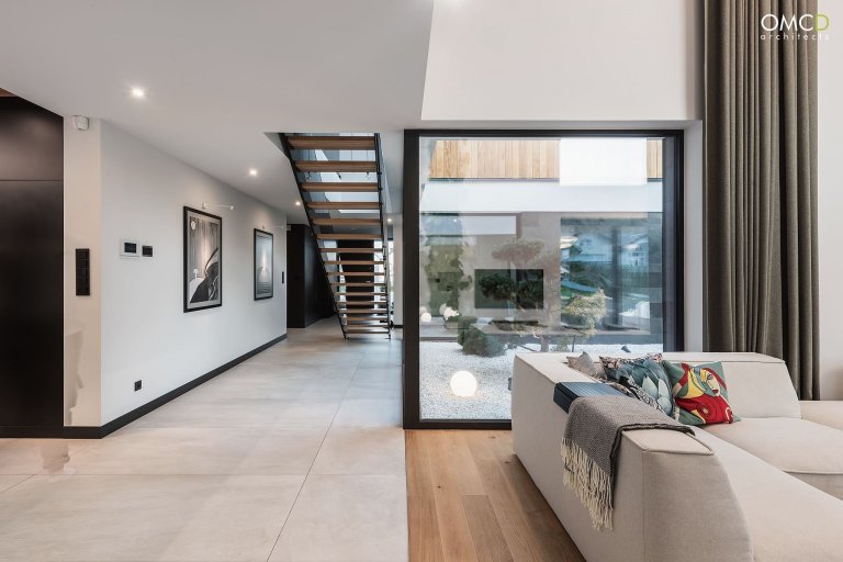 Nadčasový interiér domu v Lublinu