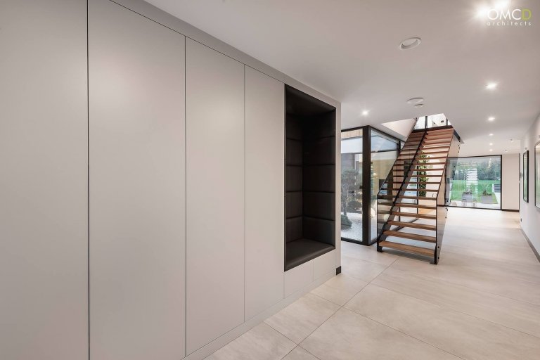 Nadčasový interiér domu v Lublinu