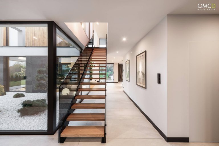 Nadčasový interiér domu v Lublinu