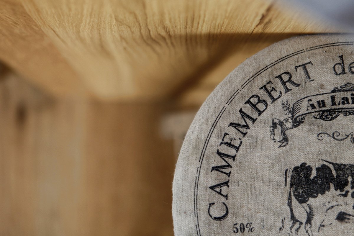 Nahé cihly v interiéru