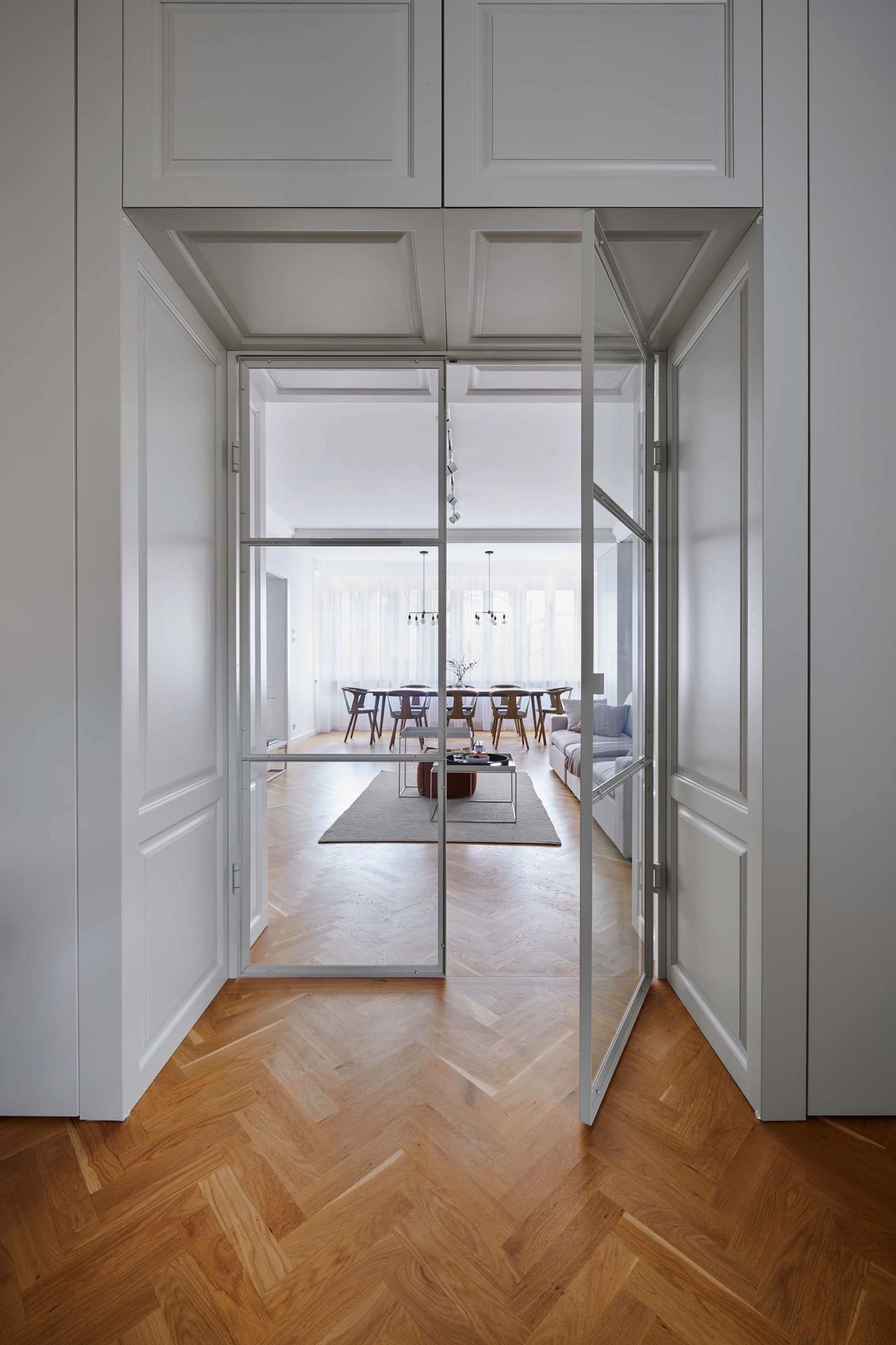 Náročná rekonstrukce poválečného bytu s vysokými stropy