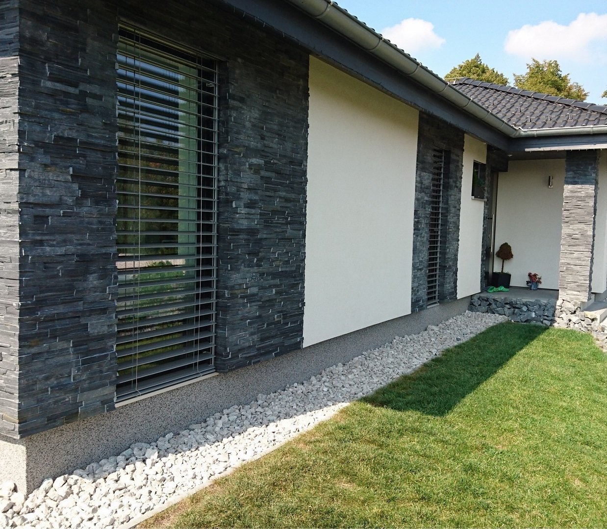 Návrat břidlice do interiéru i do zahrady