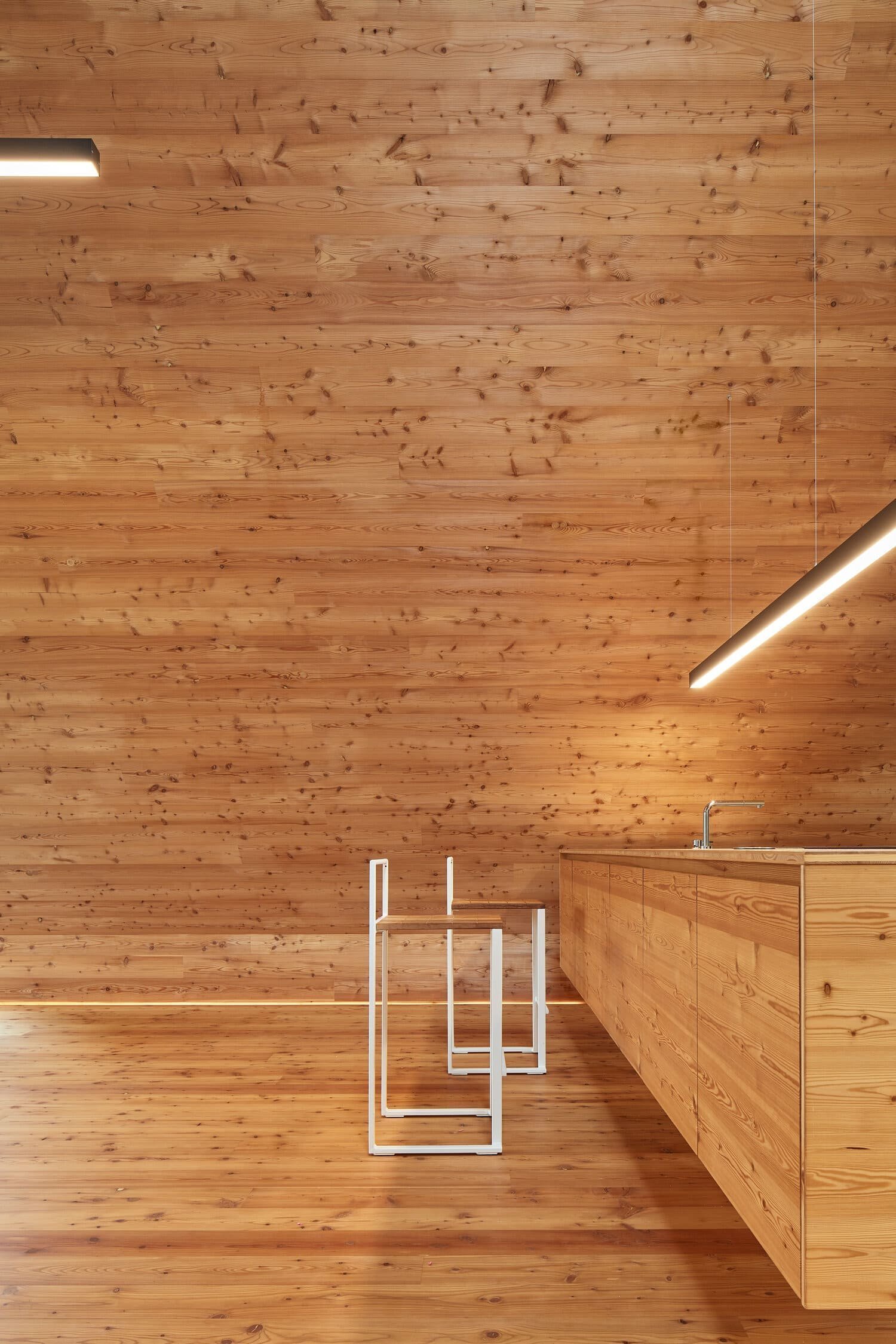 Netradičně tradiční chalupa v idylické horské krajině