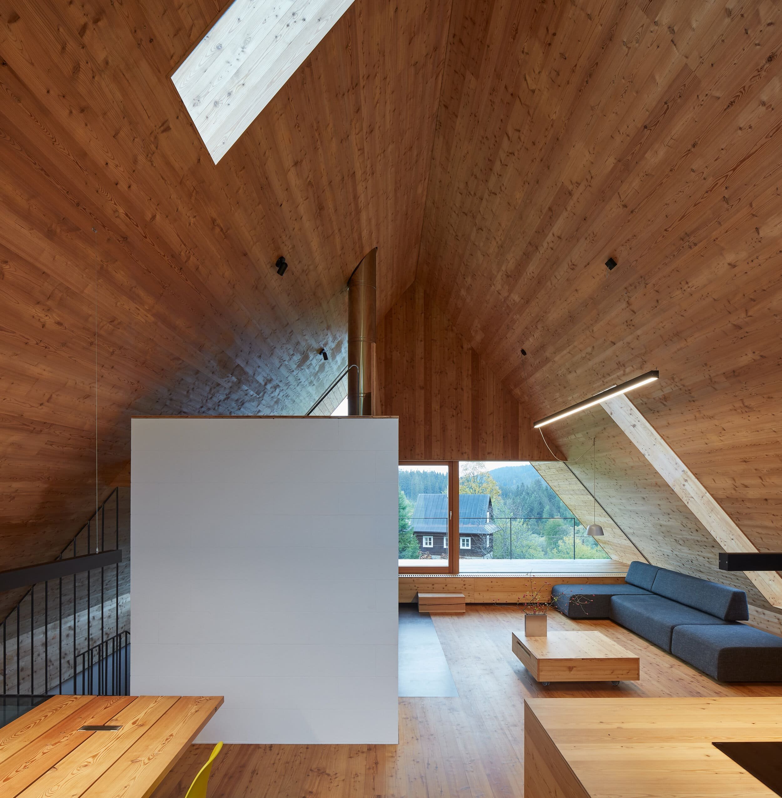 Netradičně tradiční chalupa v idylické horské krajině