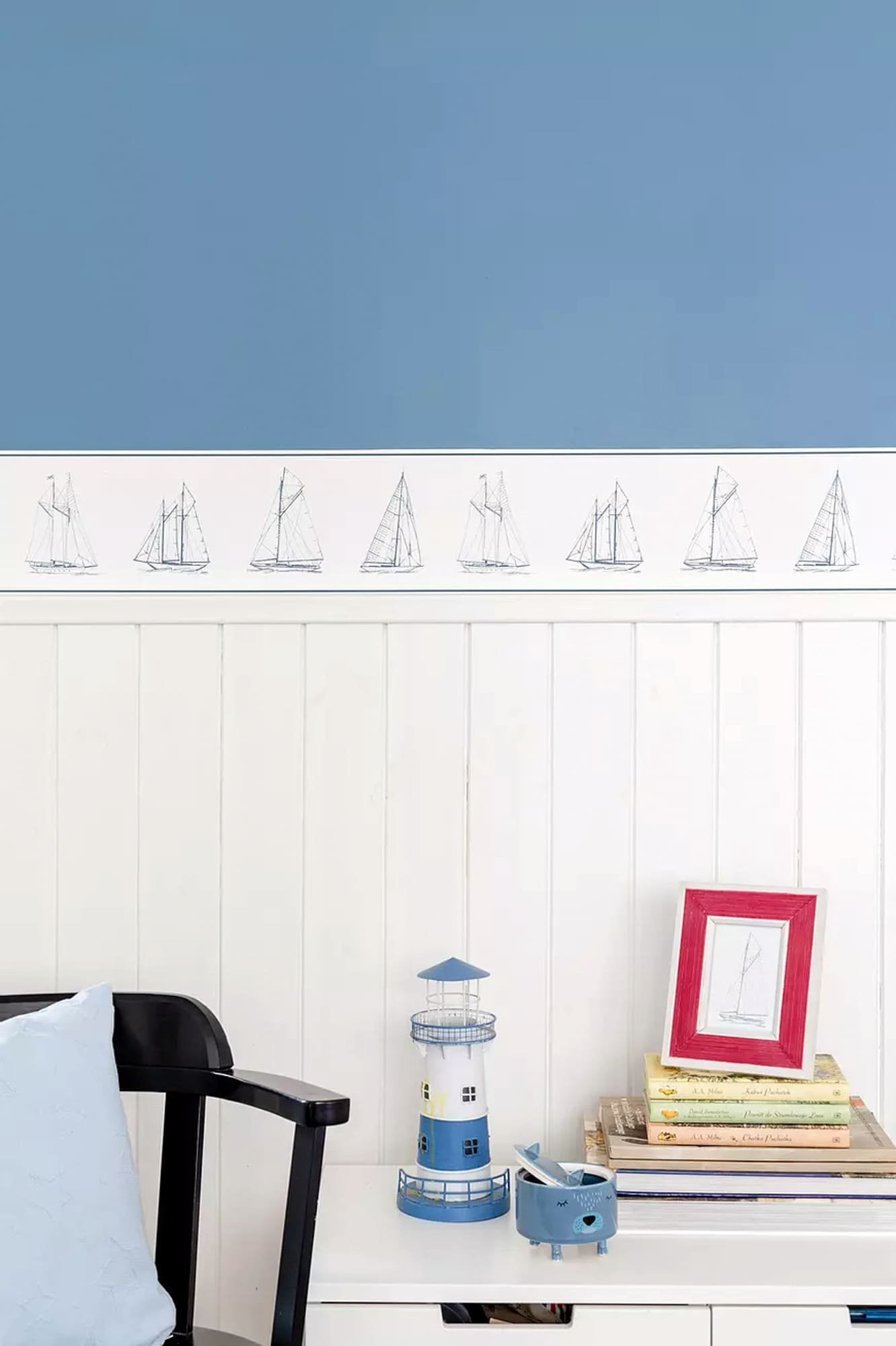 Něžný byt s kachlovými kamny, dubovou podlahou a pianem