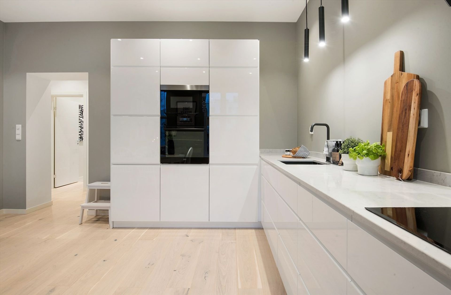 Norský interiér s cihlovou zdí