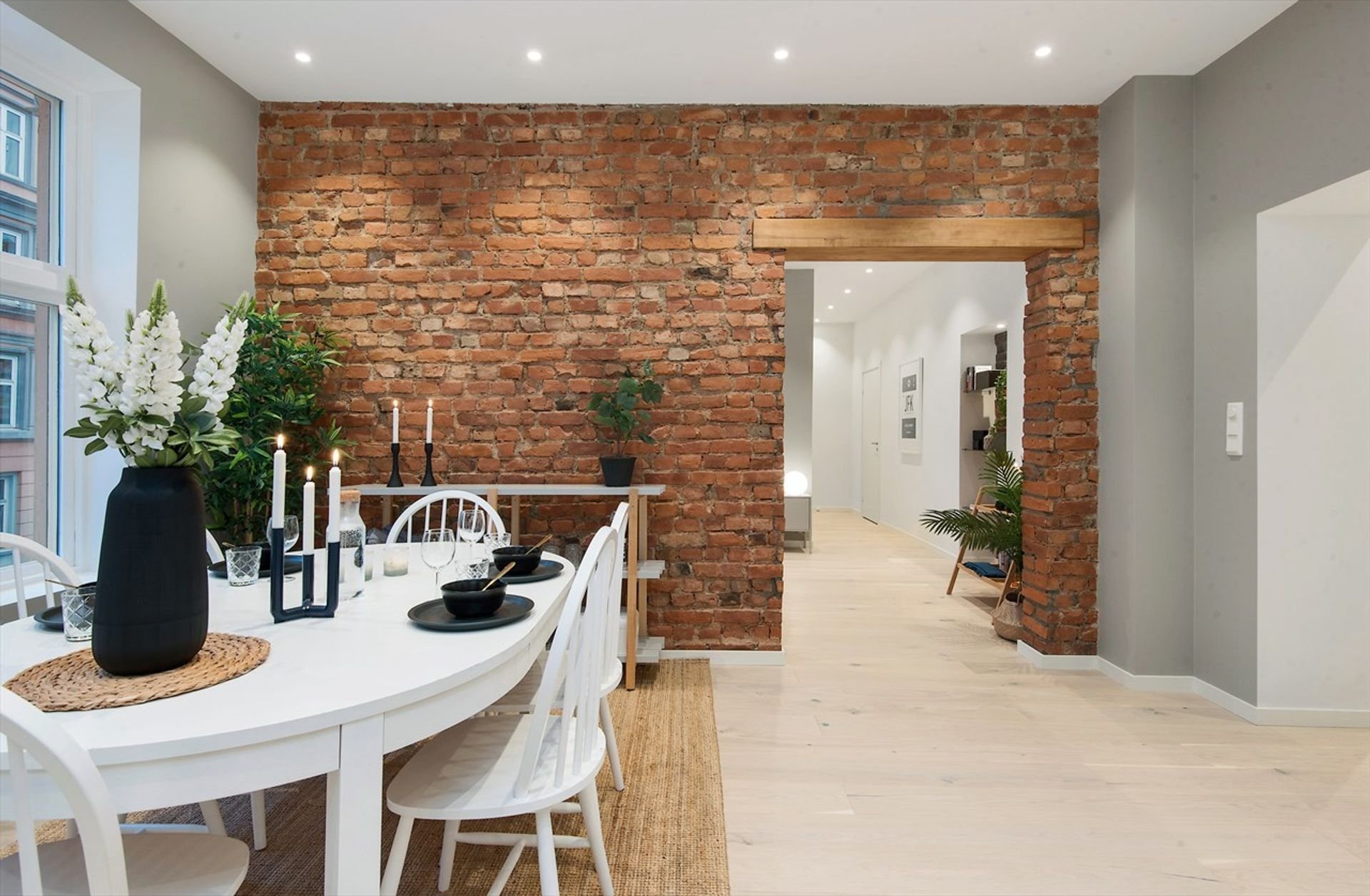 Norský interiér s cihlovou zdí