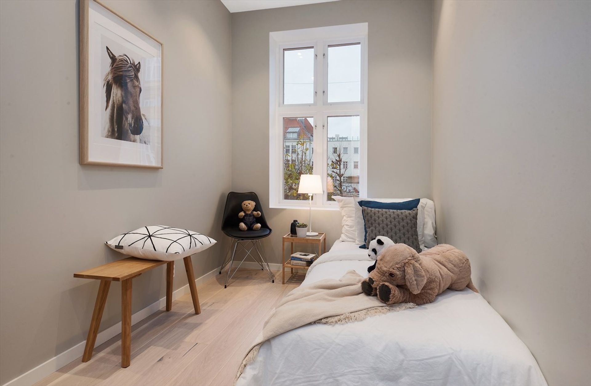 Norský interiér s cihlovou zdí