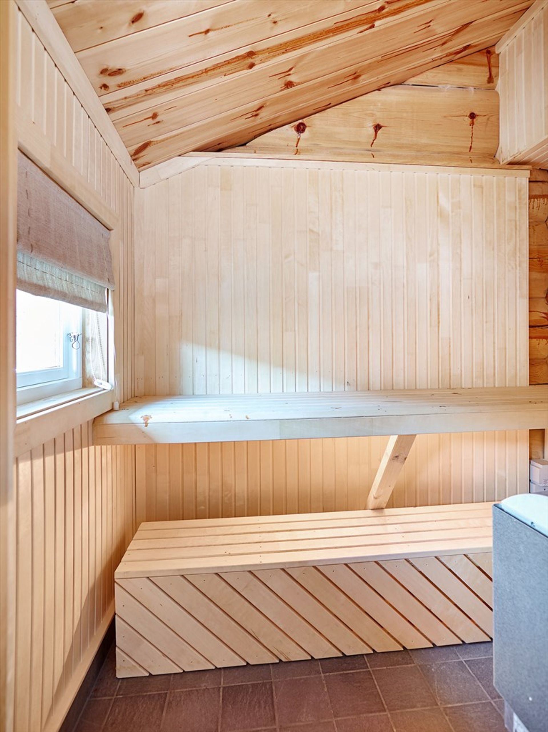 Norský srub s důrazem na řezbářskou práci