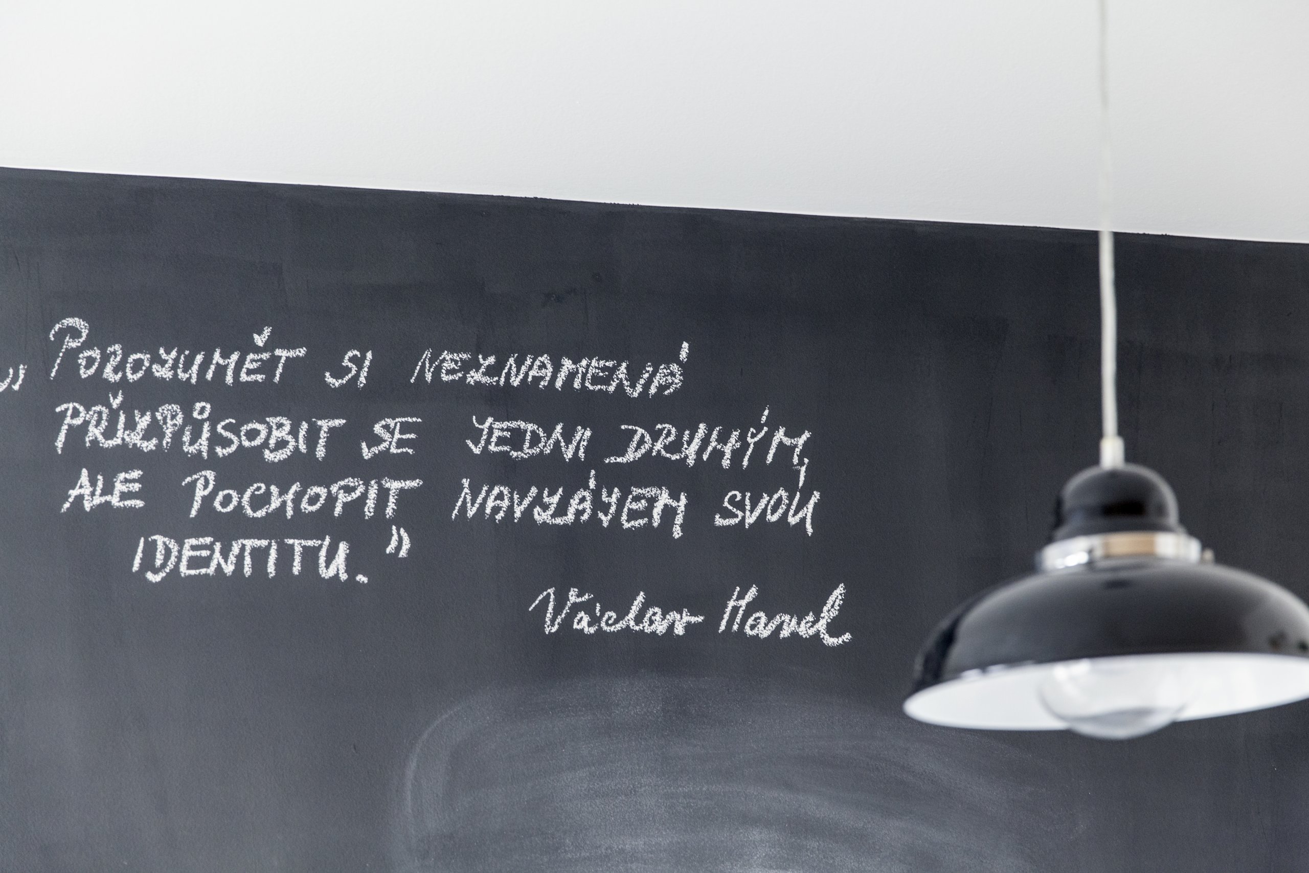 Nový domov pro Jendu, Marušku, Terezku a Rozárku