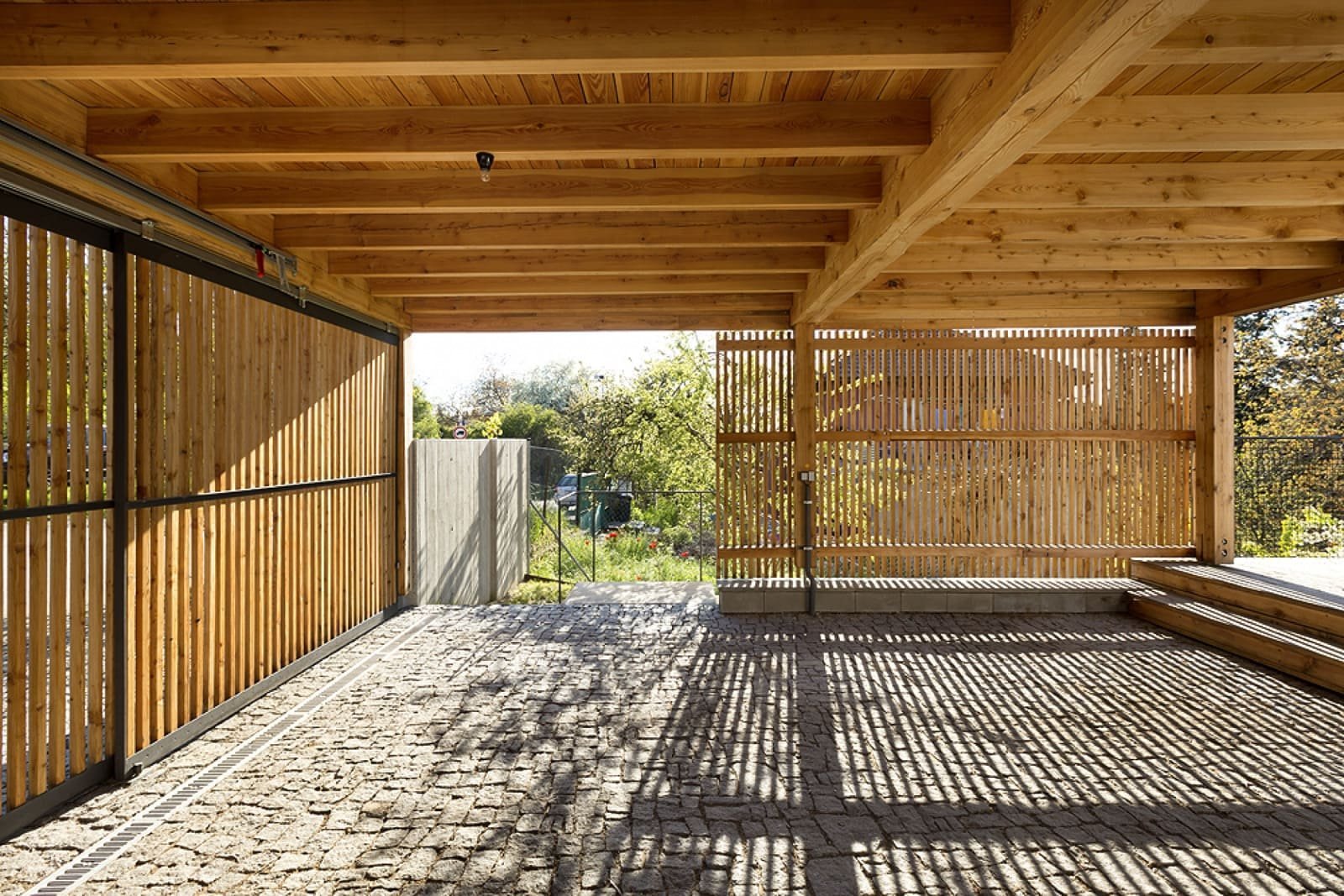 Originální dům na svažitém pozemku