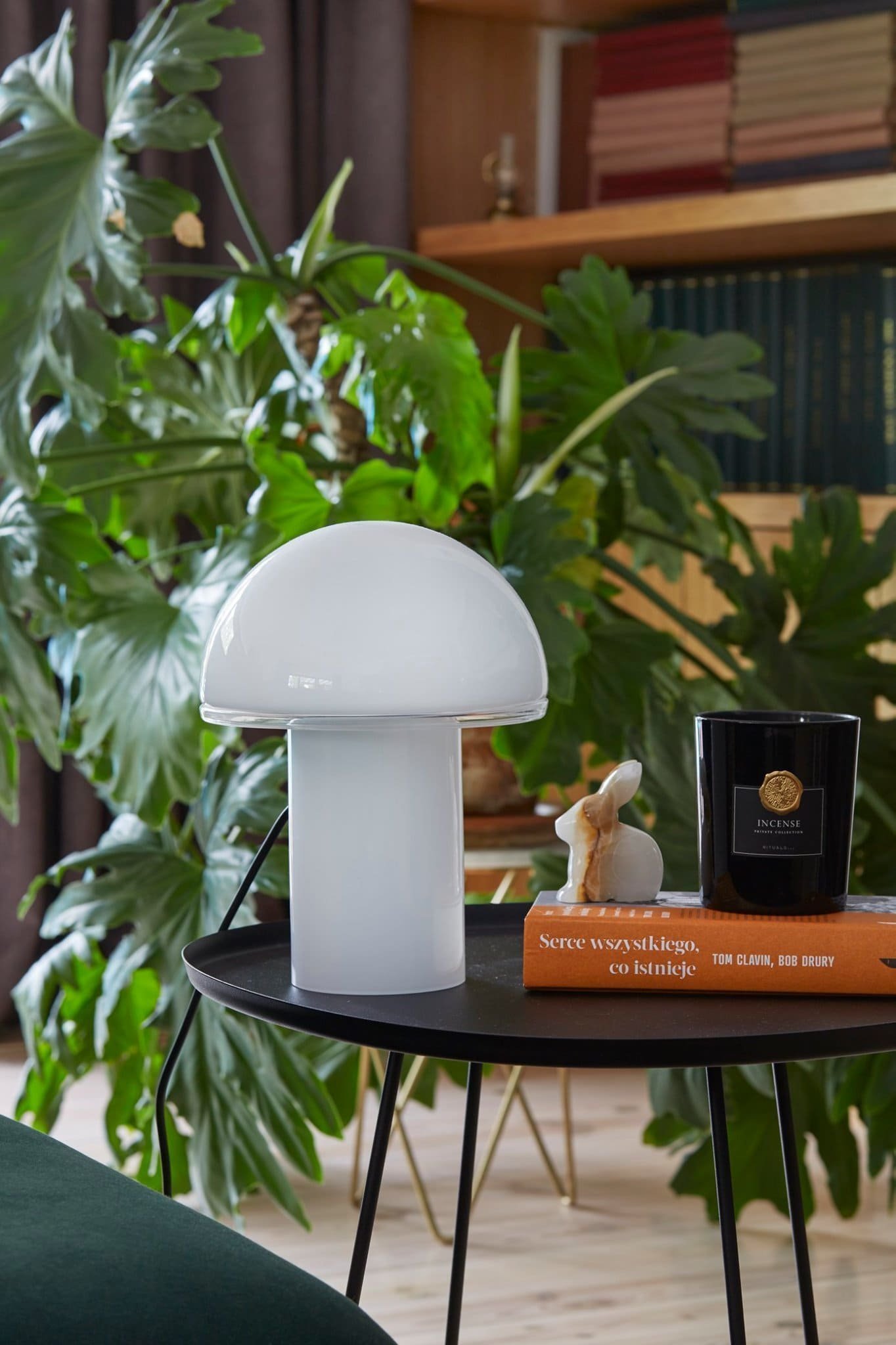 Originální interiér domu s bazénem