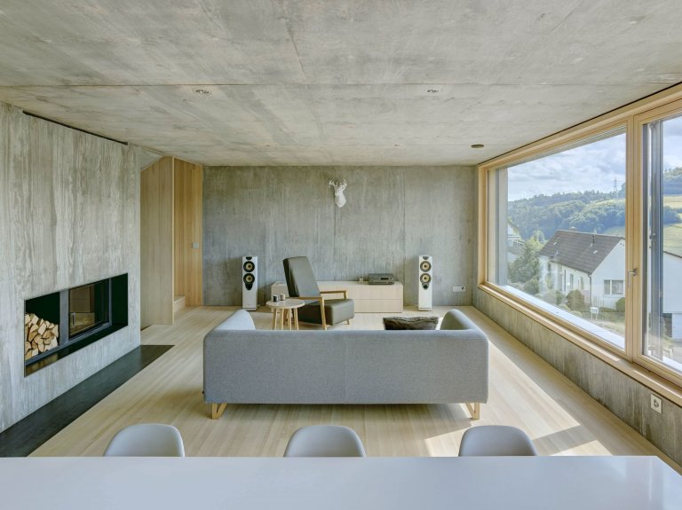 Pasivní rodinný dům ve strmém svahu