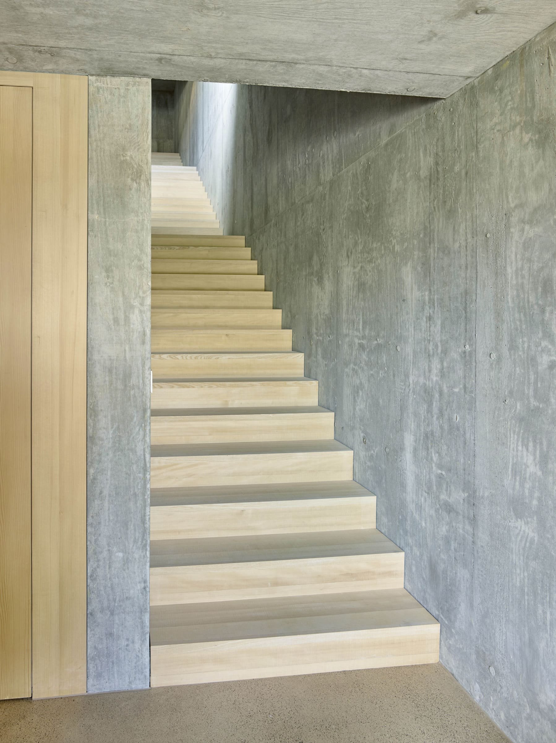 Pasivní rodinný dům ve strmém svahu